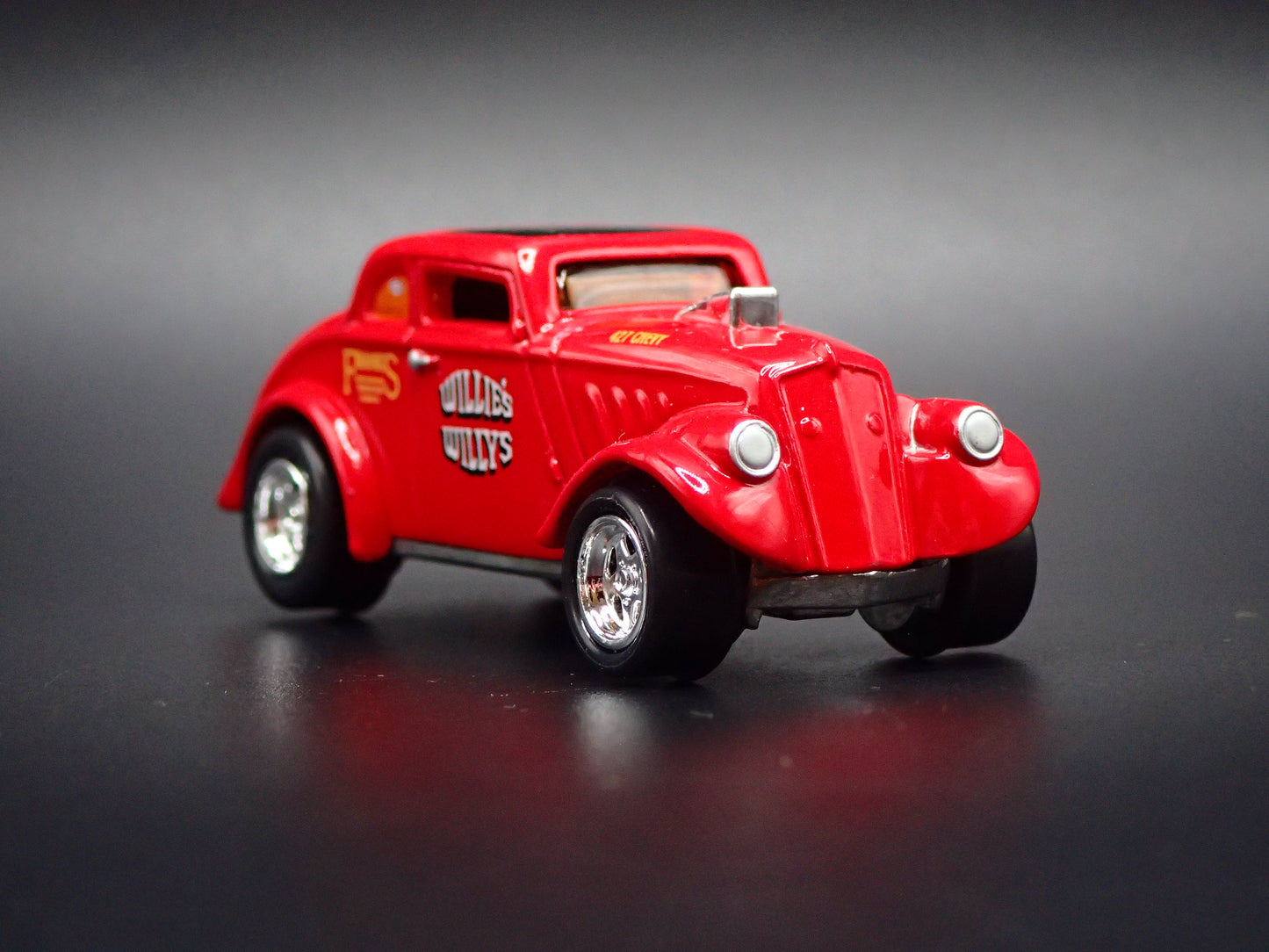 1933 33 WILLIES WILLYS GASSER 1:64 SCALE LIMITED DIORAMA DIECAST MODEL CAR