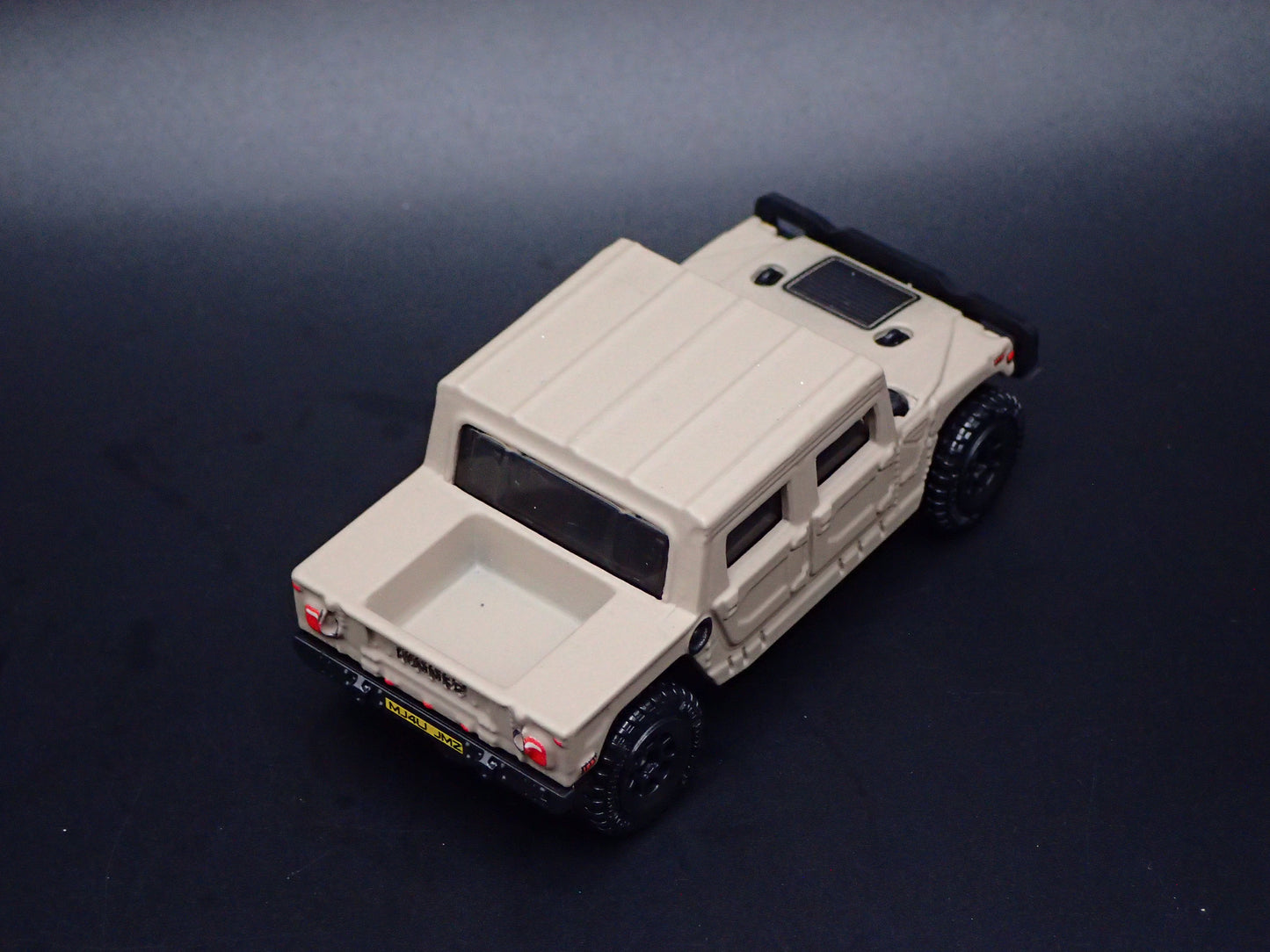 1992-2006 HUMMER H1 LUXURY PICKUP TRUCK 1:64 SCALE DIORAMA DIECAST MODEL CAR