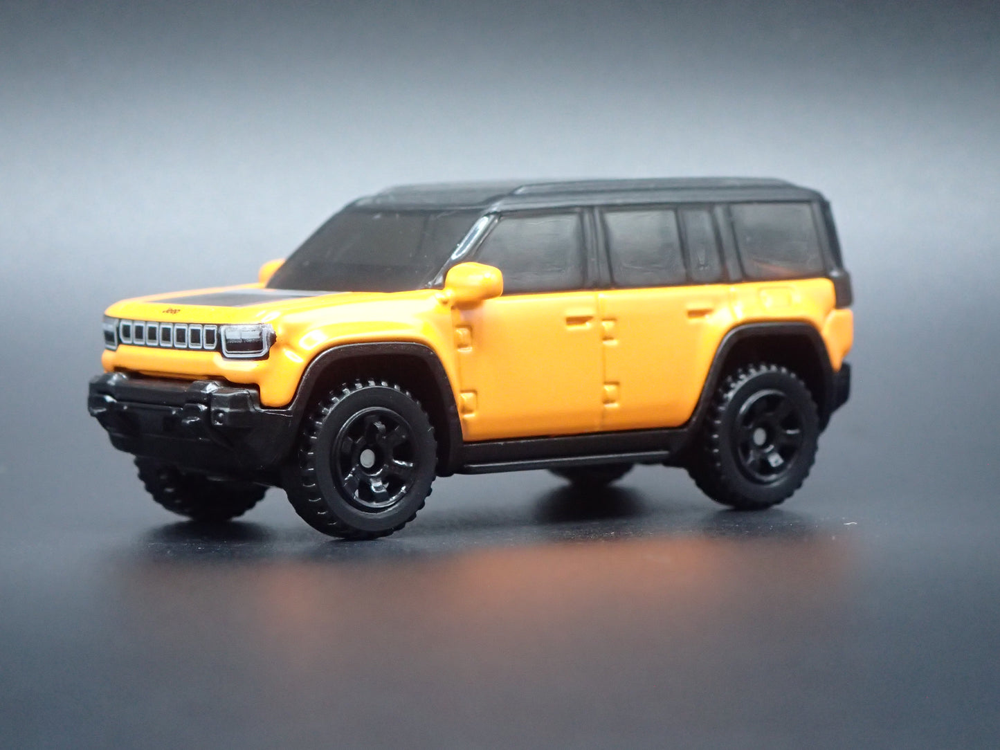 2026-2027 JEEP RECON EV SUV ORANGE 1:64 SCALE DIORAMA DIECAST MODEL CAR