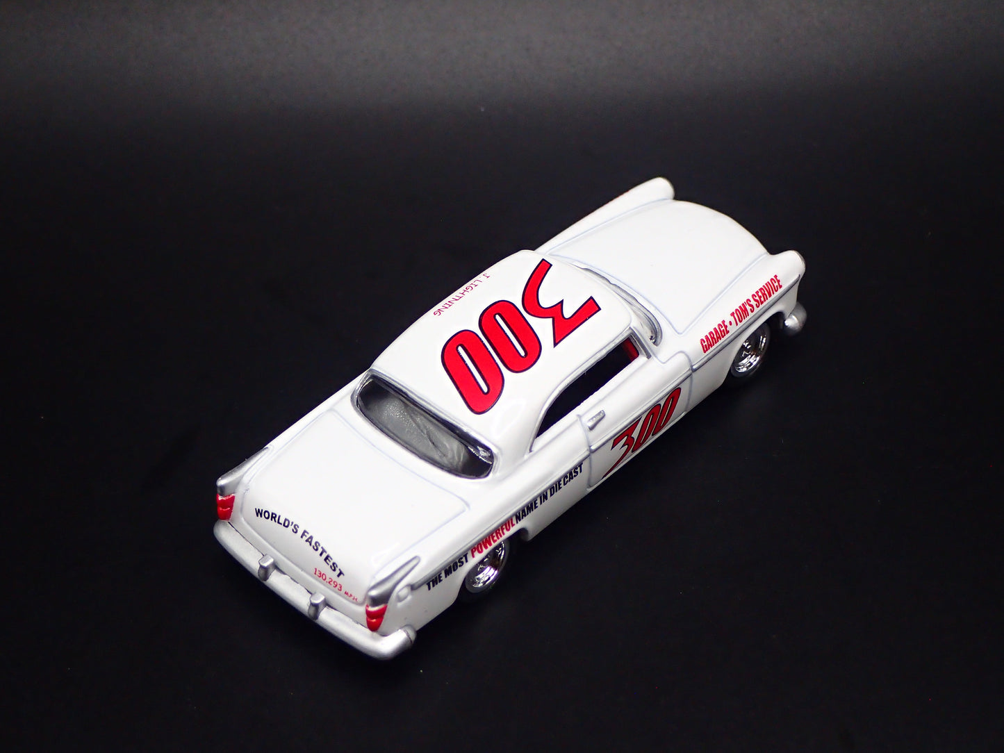 1955 55 CHRYSLER 300C WHITE 1:64 SCALE COLLECTIBLE DIORAMA DIECAST MODEL CAR