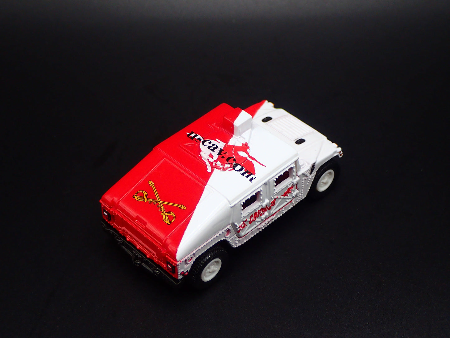 1992-2006 HUMMER H1 HUMVEE US CAVALRY RED 1:64 SCALE DIORAMA DIECAST MODEL CAR