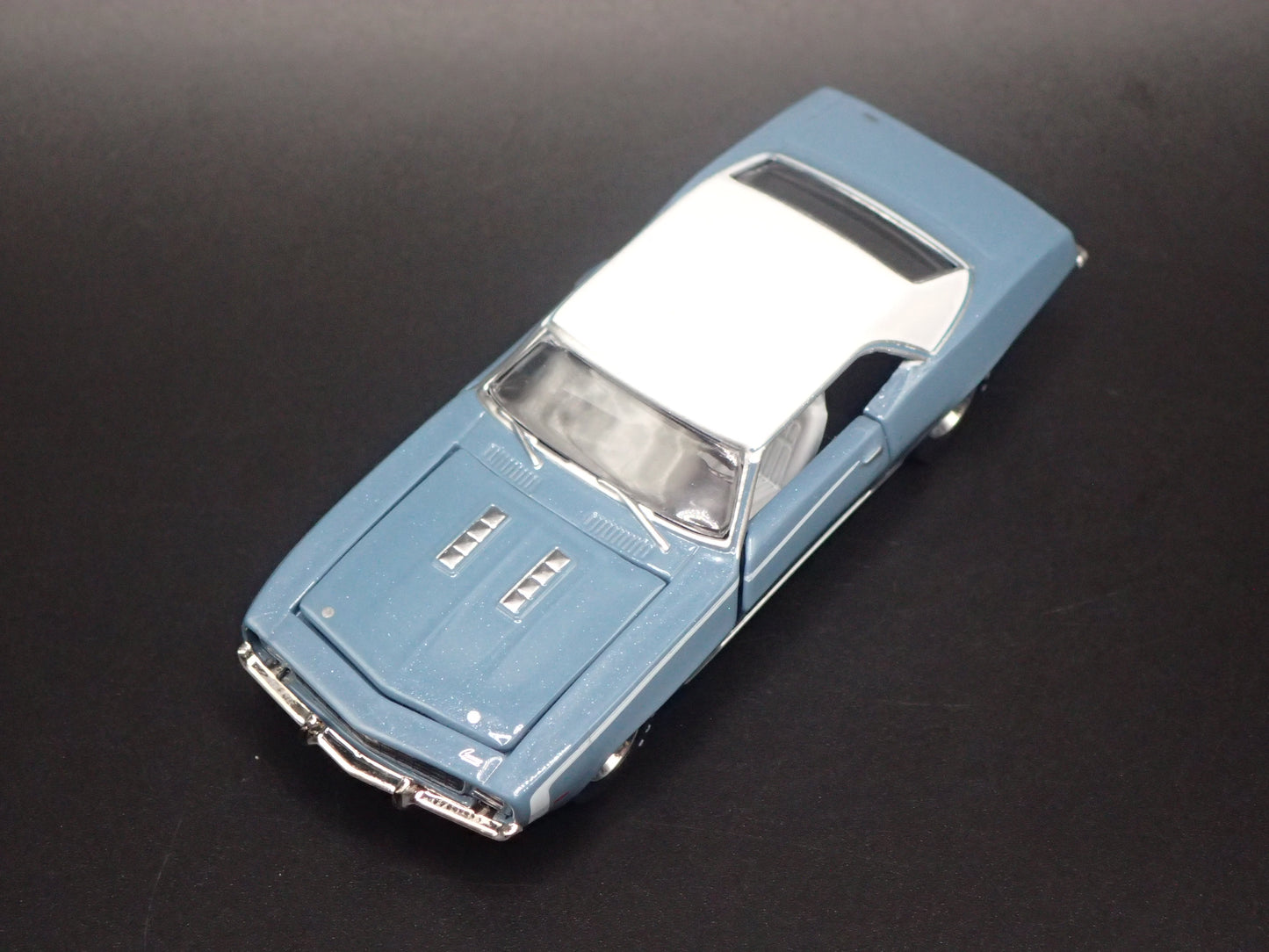 1969 69 CHEVY CHEVROLET CAMARO SS RS 350 1:64 SCALE DIORAMA DIECAST MODEL CAR