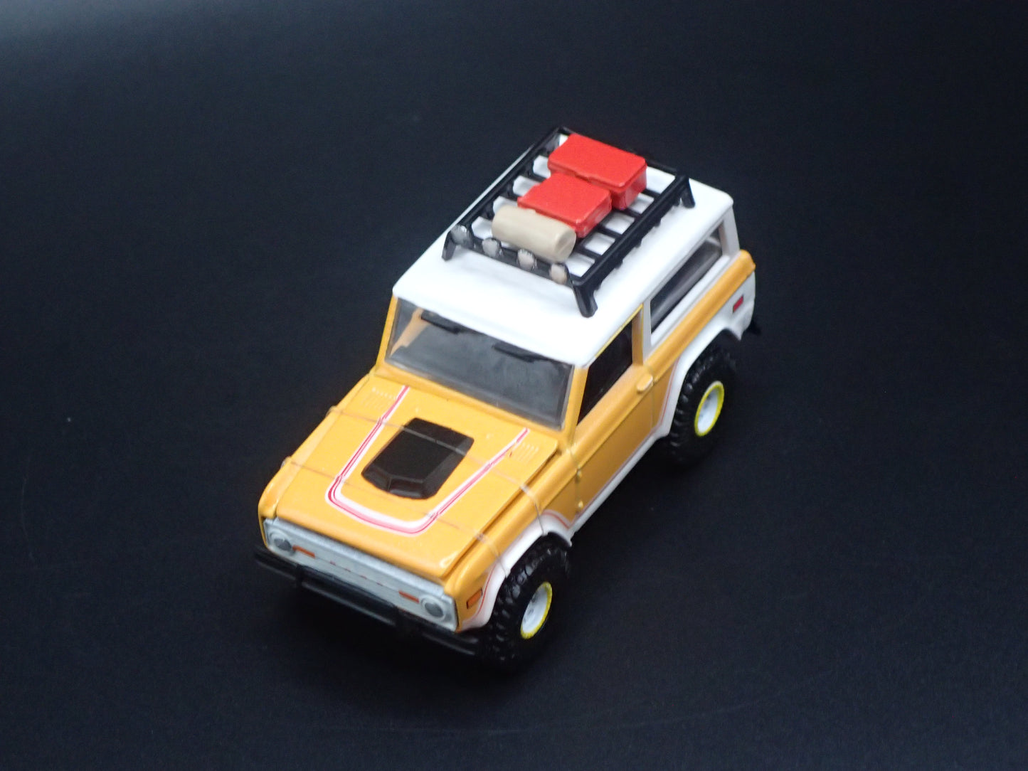 1971 71 FORD BRONCO OFF ROAD 1:64 SCALE COLLECTIBLE DIORAMA DIECAST MODEL CAR