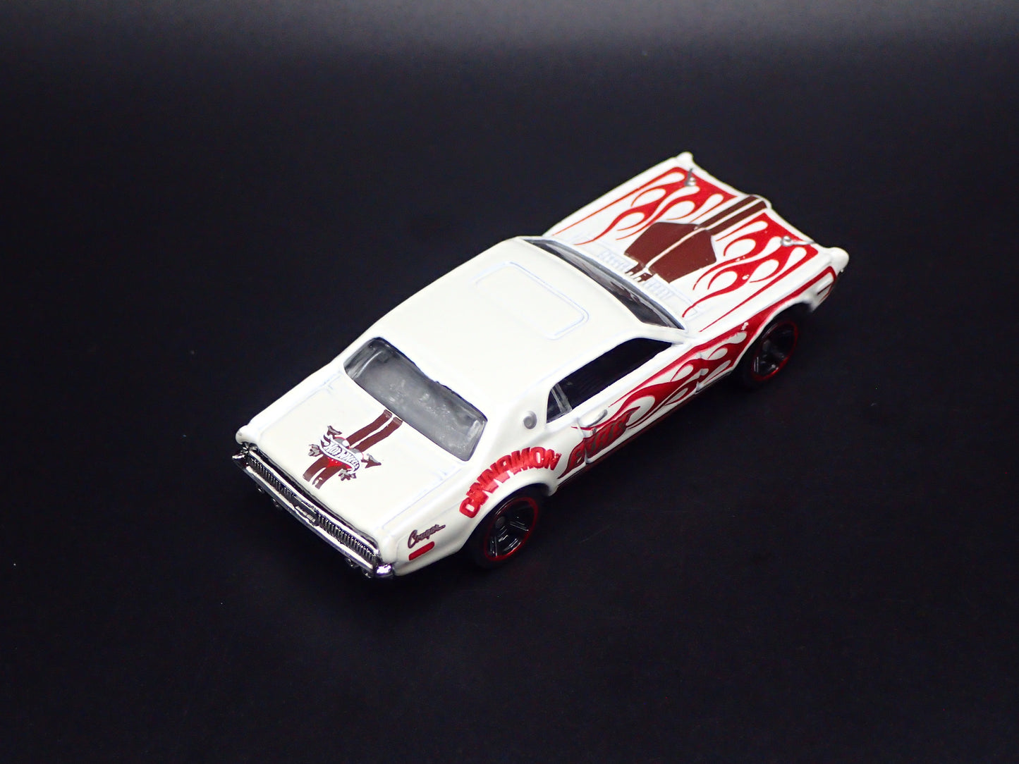 1968 68 MERC MERCURY COUGAR 1/64 SCALE COLLECTIBLE DIORAMA DIECAST MODEL CAR