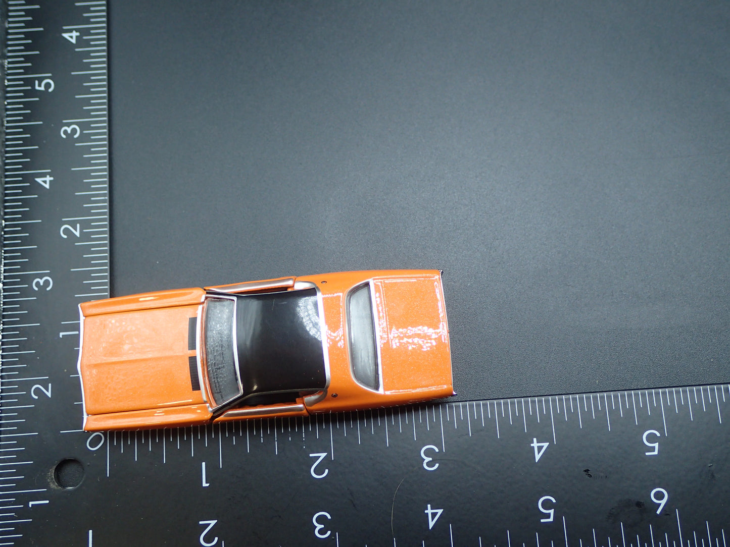 1971 71 DODGE CHARGER SE 383 1:64 SCALE COLLECTIBLE DIORAMA DIECAST MODEL CAR