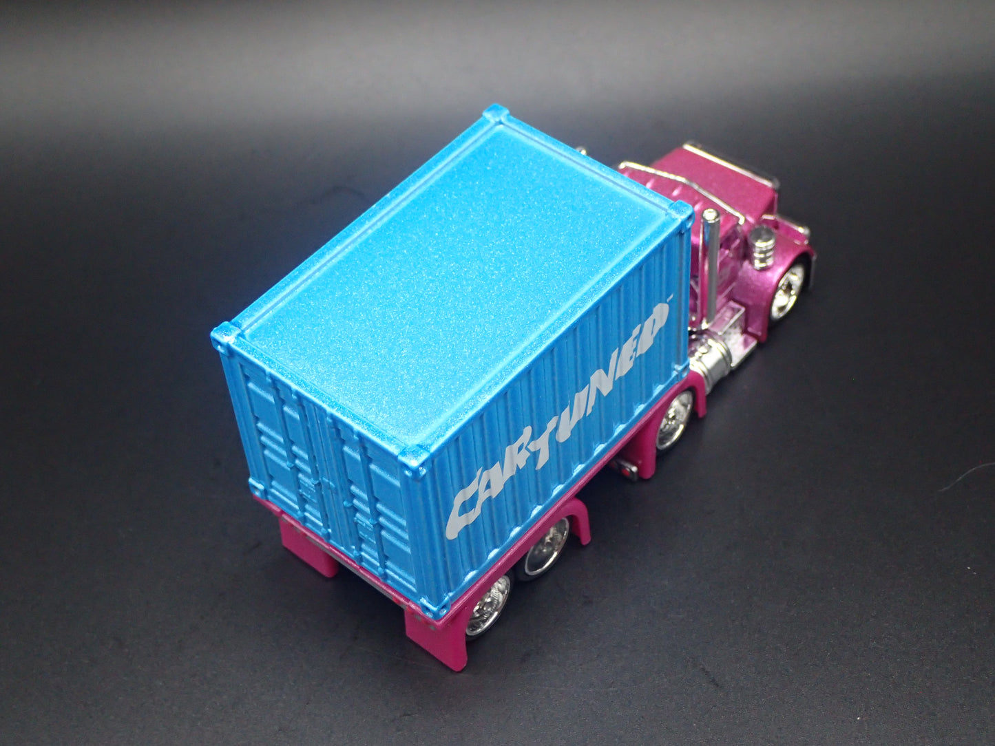 CAR TUNED SNEAKY PETE CONTAINER RIG 1:64 SCALE DIORAMA DIECAST MODEL CAR