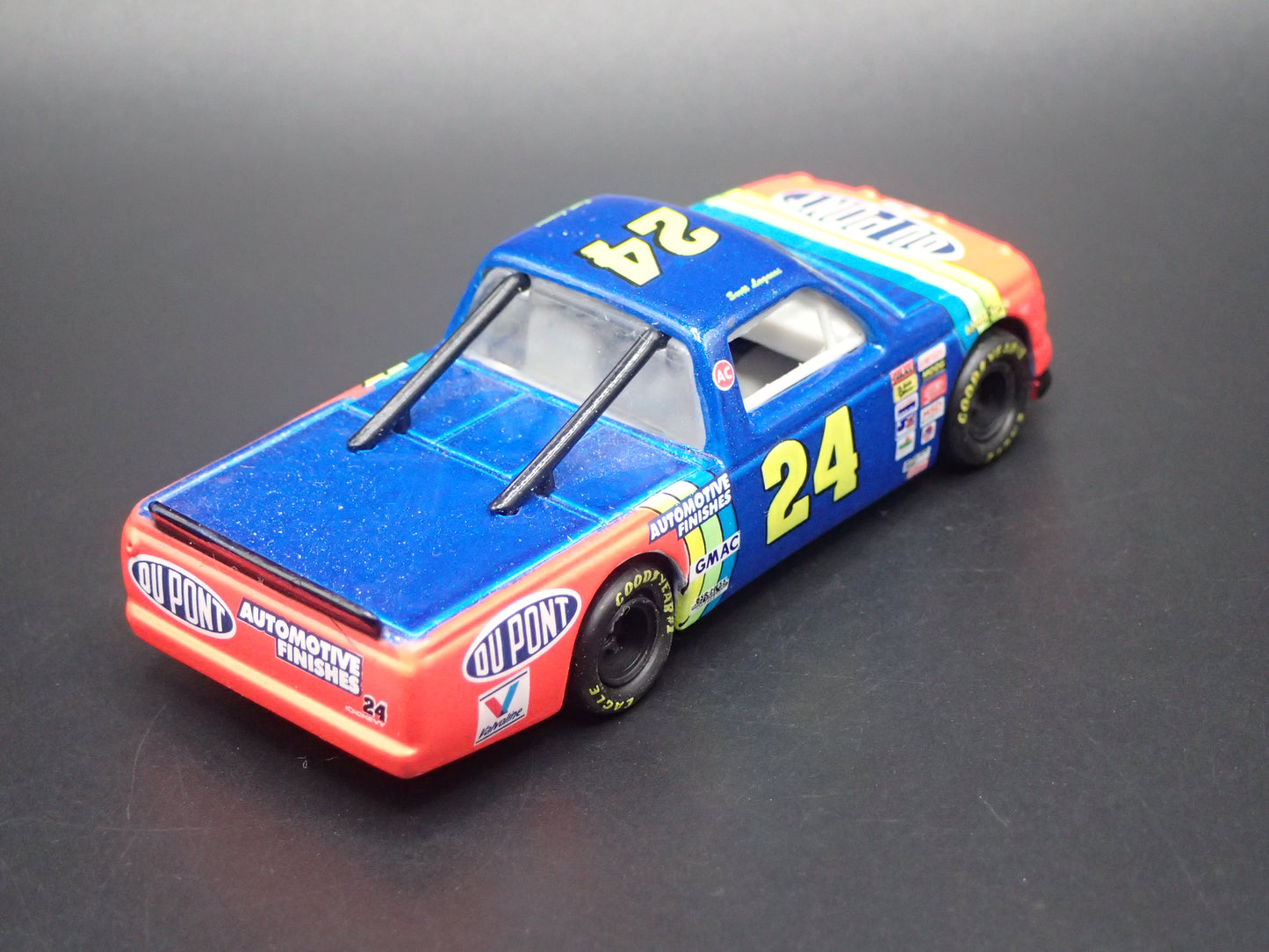 1995 CHEVY SILVERADO #24 SCOTT LAGASSE DUPONT NASCAR TRUCK 1:64 DIECAST CAR