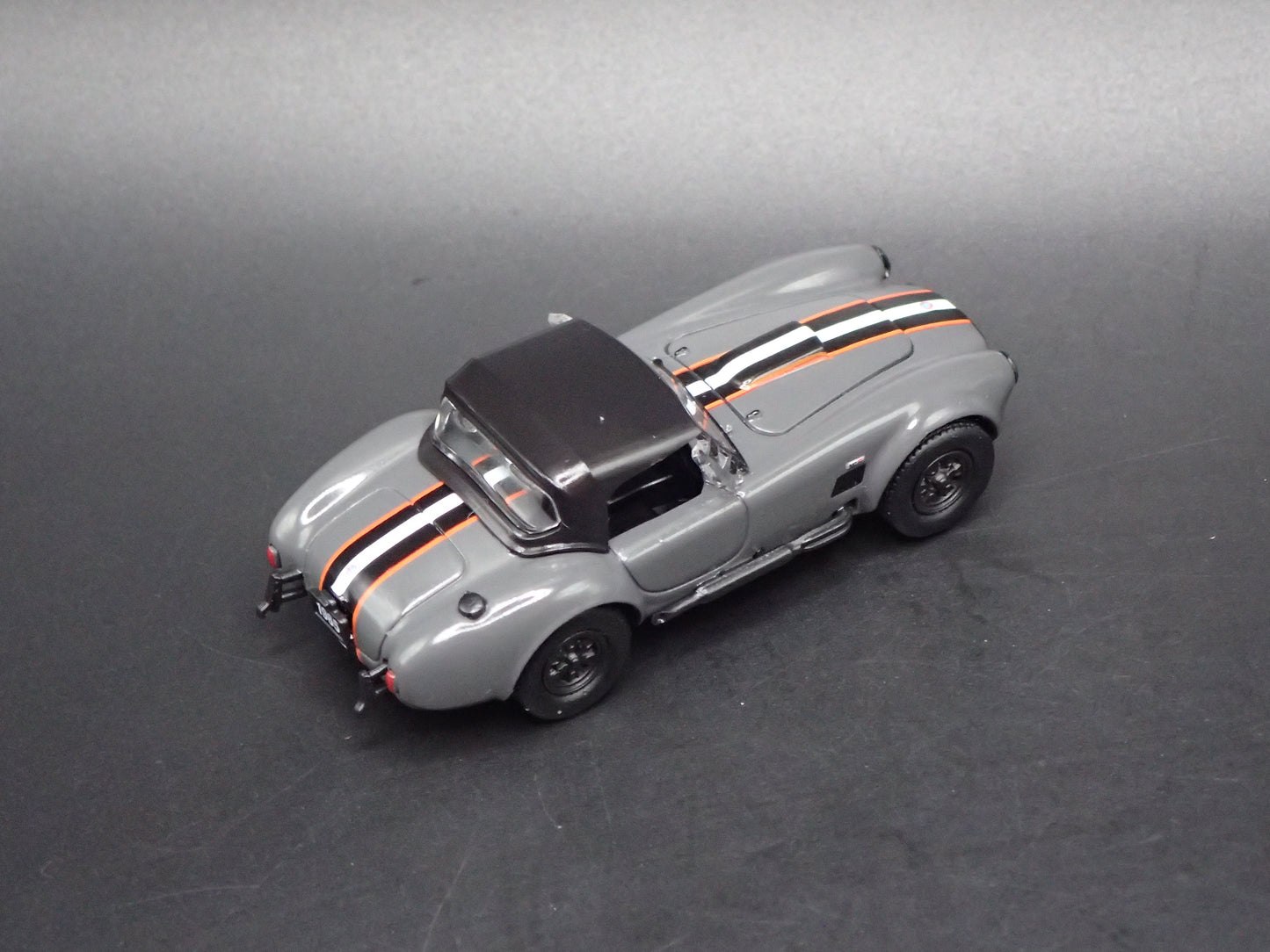 1965 65 SHELBY COBRA 427 S/C GRAY 1:64 SCALE COLLECTIBLE DIECAST MODEL CAR
