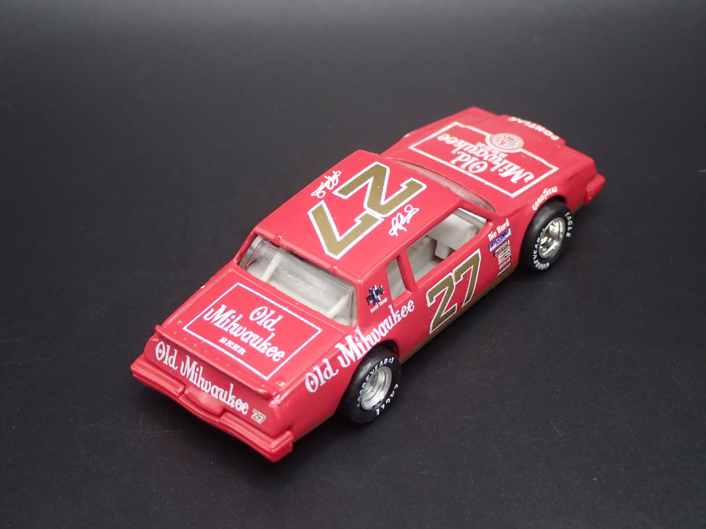 1985 85 PONTIAC GRAND PRIX 27 TIM RICHMOND OLD MILWAUKEE 1/64 SCALE DIECAST MODEL CAR