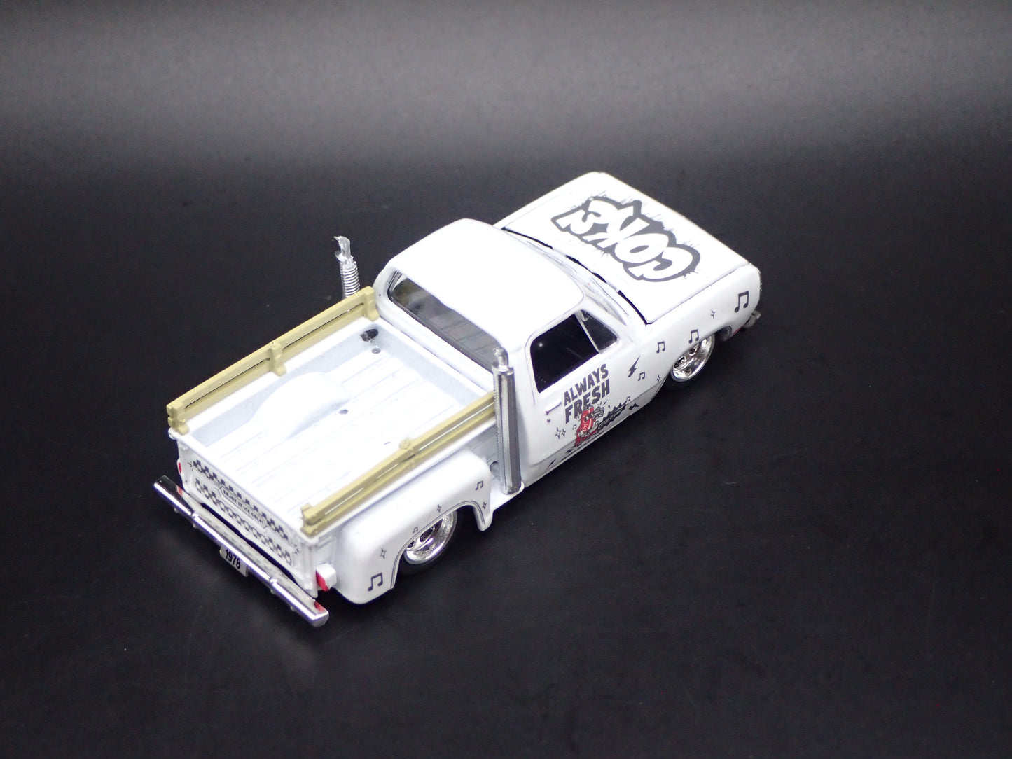 1978 78 DODGE ADVENTURER 150 STEPSIDE PICKUP TRUCK COKE 1/64 SCALE DIECAST MODEL CAR