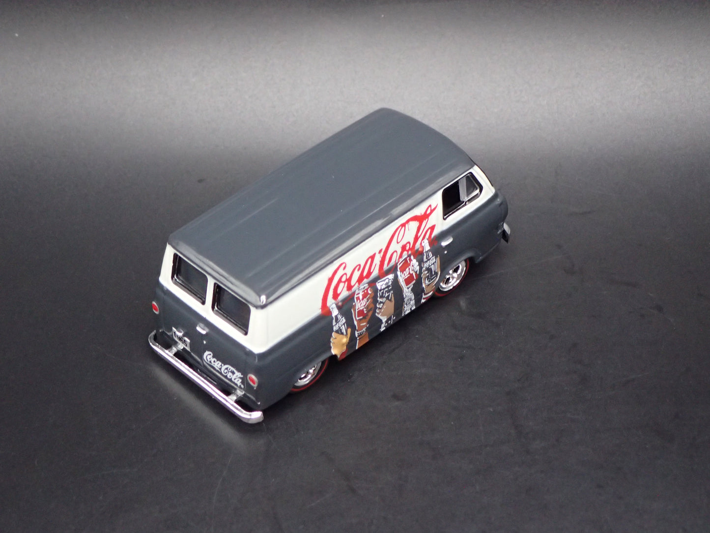 1965 65 FORD ECONOLINE VAN COCA COLA COKE 1:64 SCALE DIORAMA DIECAST MODEL CAR