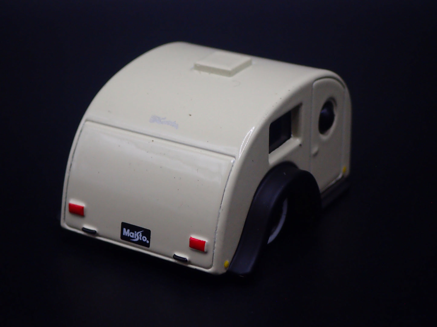 TEARDROP TRAVEL TRAILER CAMPER CANNED HAM W HITCH 1:64 SCALE DIORAMA MODEL CAR