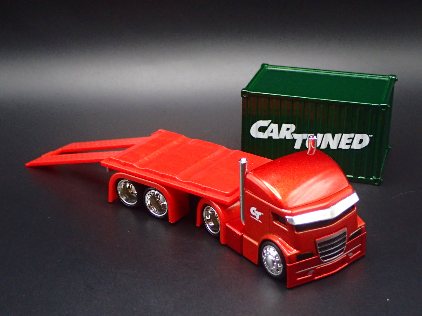 CAR TUNED COOL COE CONTAINER RIG 1:64 SCALE DIORAMA DIECAST MODEL CAR