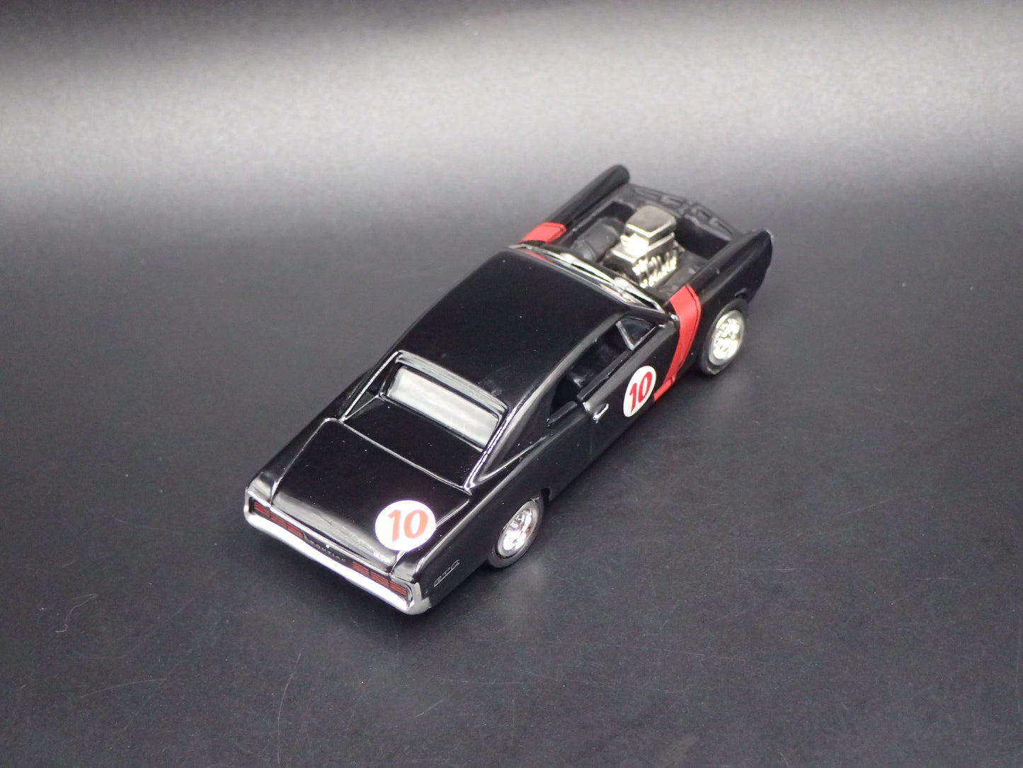 1966 66 PONTIAC GTO MUSCLE CAR 1/64 SCALE COLLECTIBLE DIORAMA DIECAST MODEL CAR
