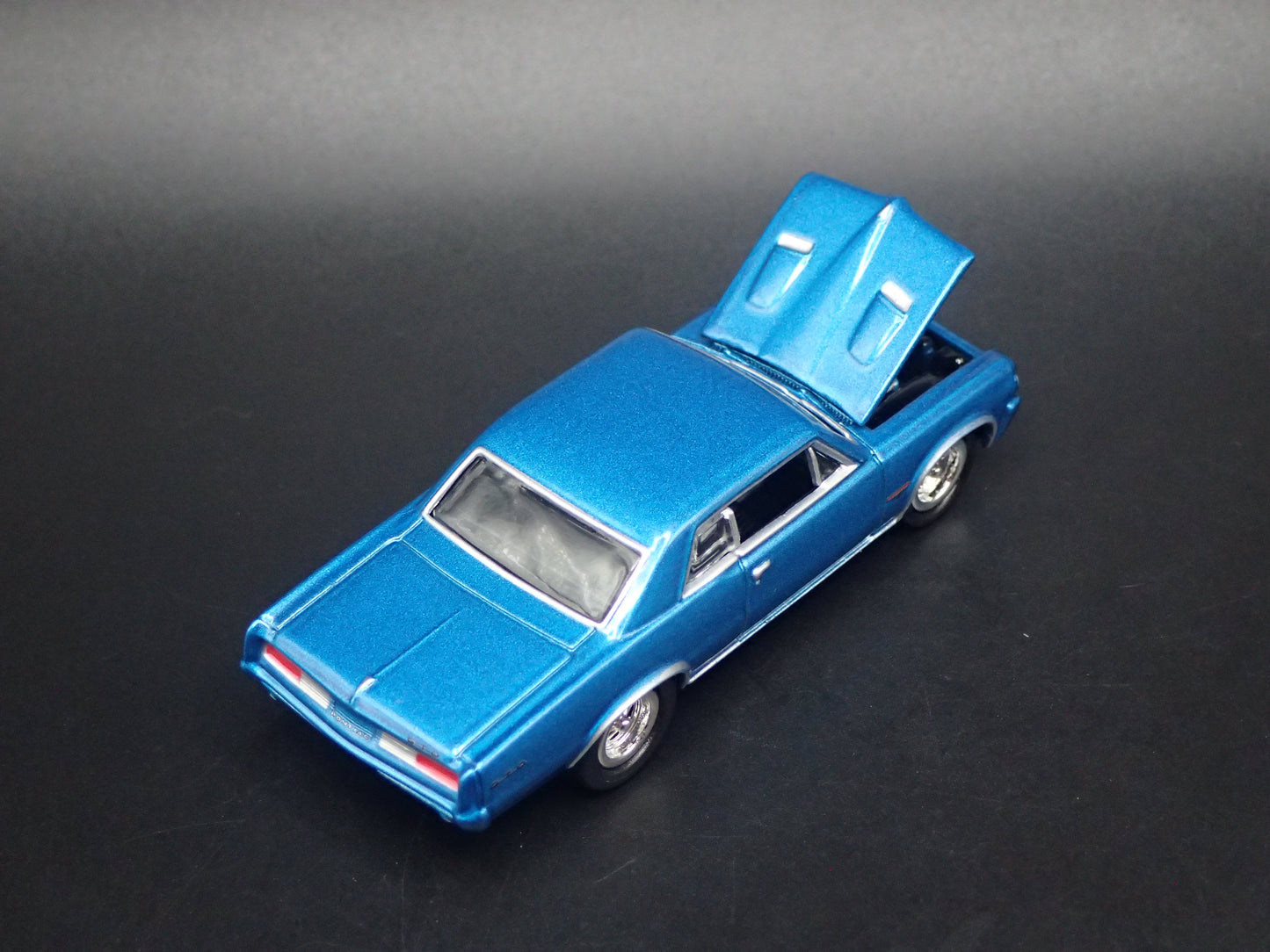 1964 64 PONTIAC GTO TEAL RARE 1/64 SCALE COLLECTIBLE DIORAMA DIECAST MODEL CAR