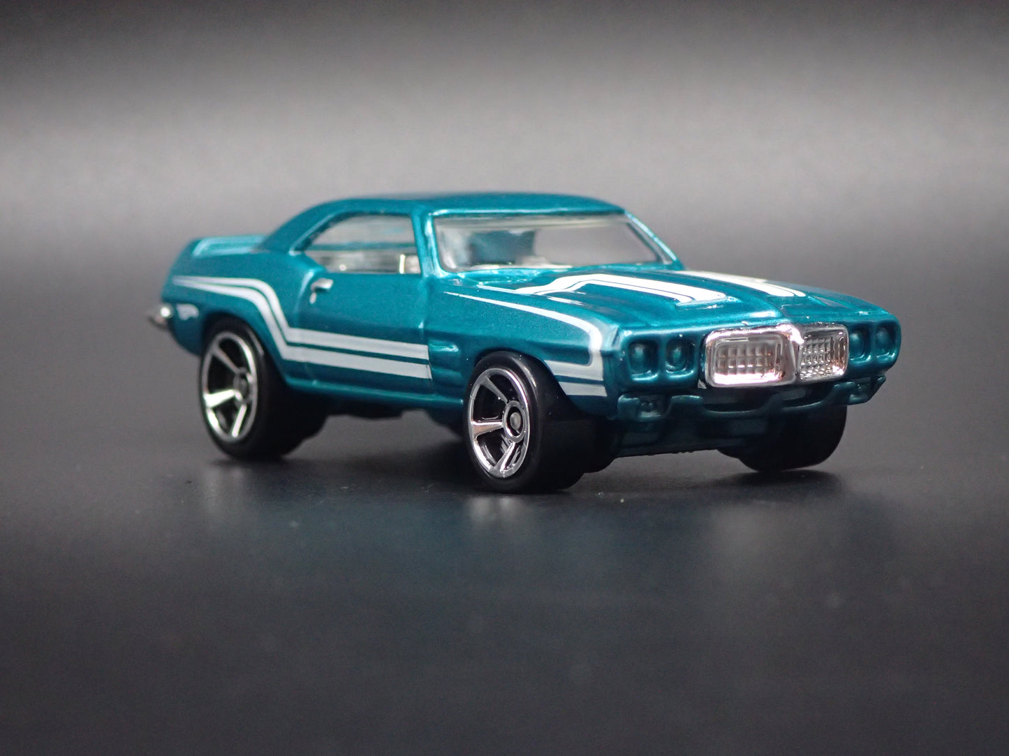 1969 69 PONTIAC FIREBIRD TRANS AM TA 1:64 SCALE COLLECTIBLE DIECAST MODEL CAR