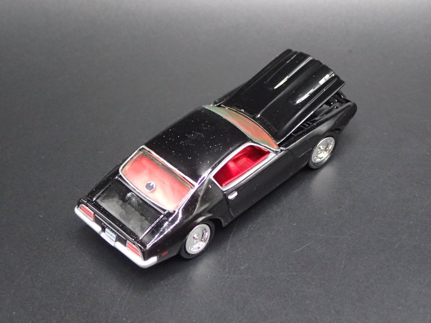 1973 73 PONTIAC FIREBIRD FORMULA 400 BLACK 1:64 SCALE COLLECTIBLE DIECAST MODEL CAR