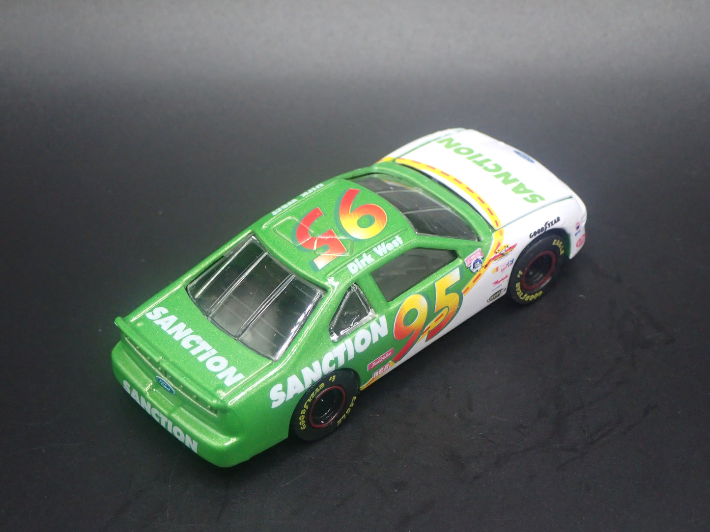 1998 98 FORD TAURUS 95 DIRK WEST NASCAR 1:64 SCALE DIORAMA DIECAST MODEL CAR