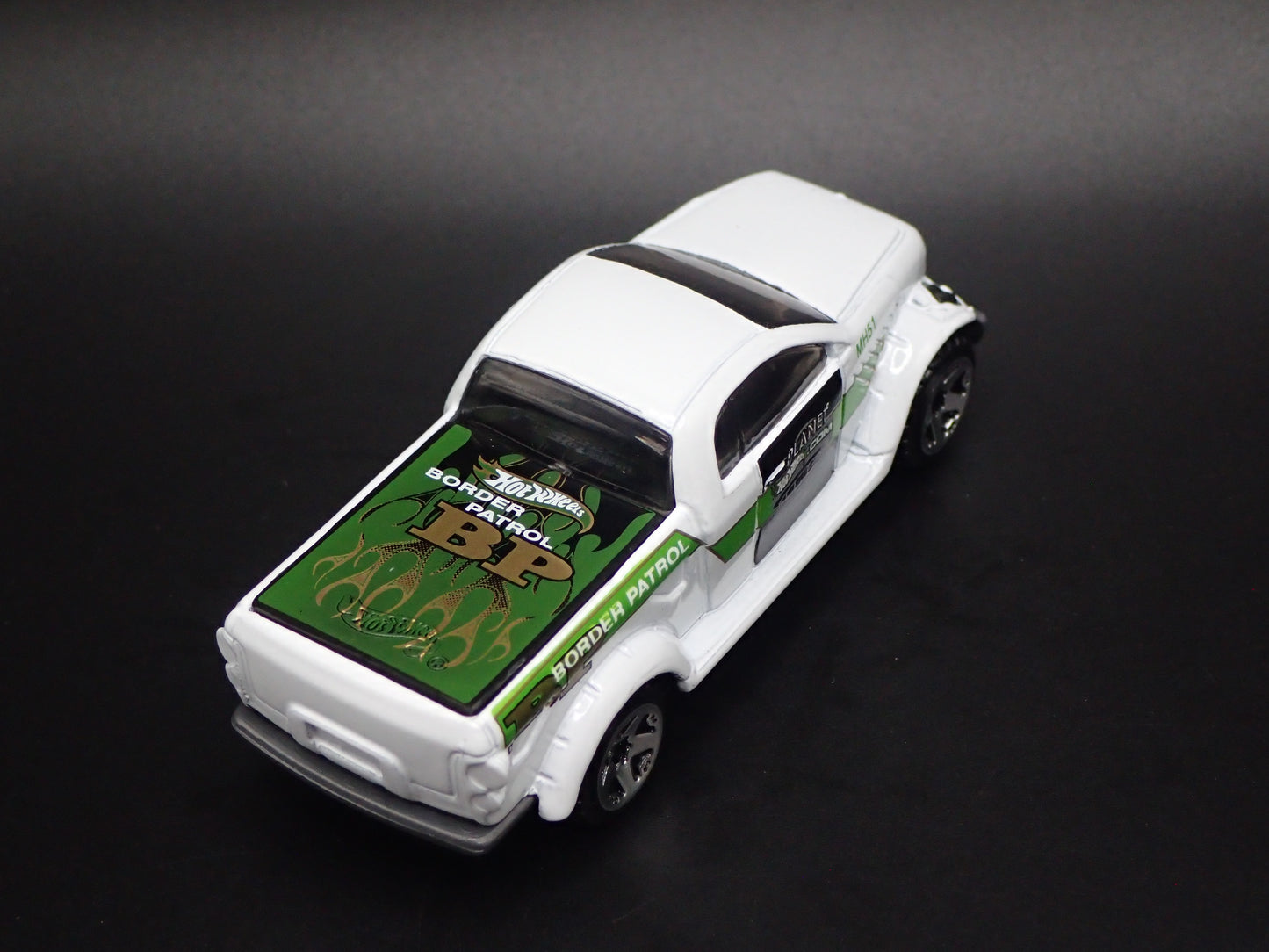 2000 00 DODGE POWER WAGON TRUCK CONCEPT 1:64 SCALE DIORAMA DIECAST MODEL CAR