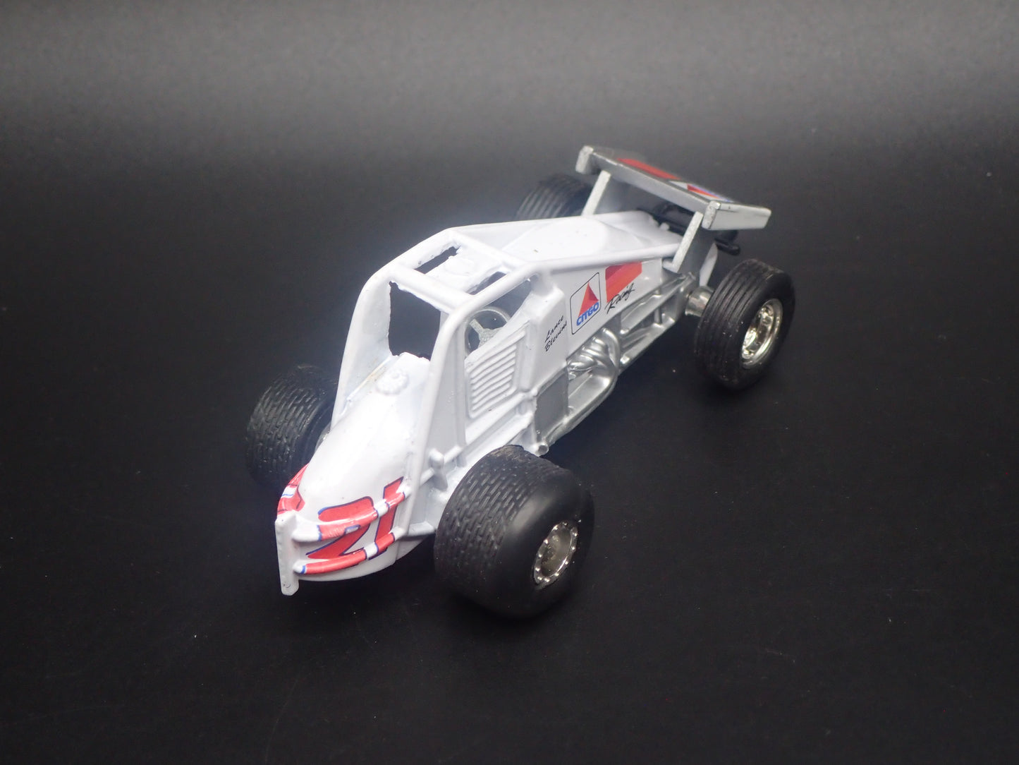 WORLD OF OUTLAWS SPRINT CAR #21 LANCE BLEVINS 1:64 SCALE DIORAMA DIECAST MODEL CAR