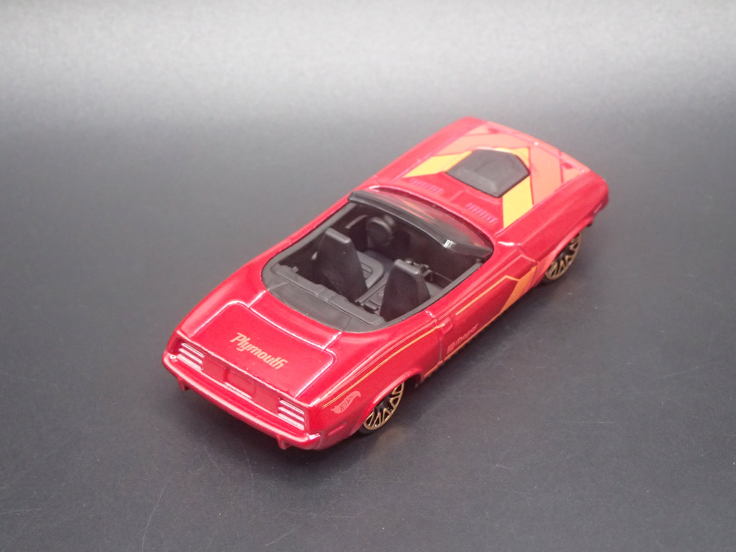1970 70 PLYMOUTH CUDA CONVERTIBLE RED RARE 1/64 SCALE DIORAMA DIECAST MODEL CAR