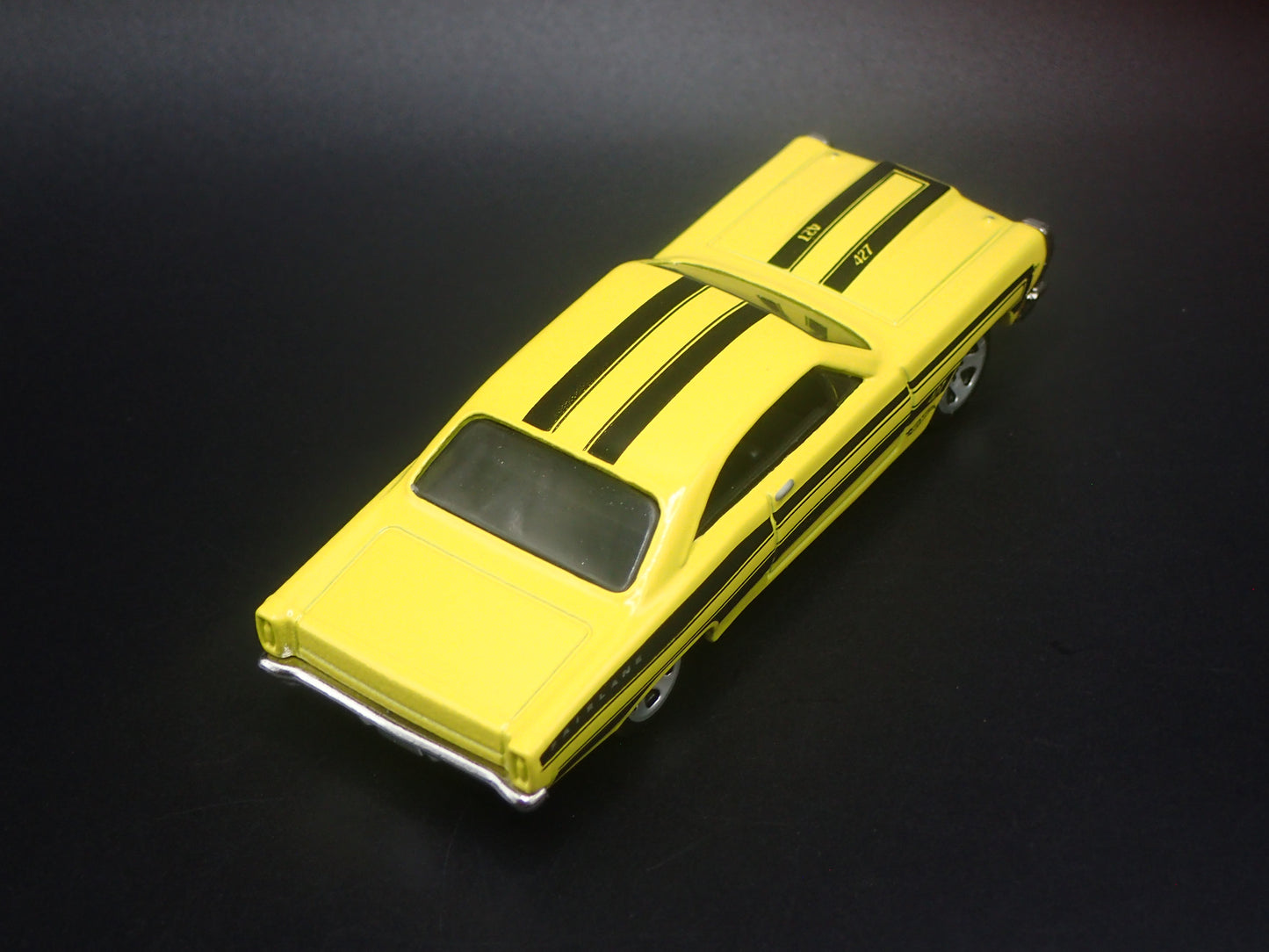1966 66 FORD FAIRLANE 427 YELLOW 1:64 SCALE COLLECTIBLE DIECAST MODEL CAR