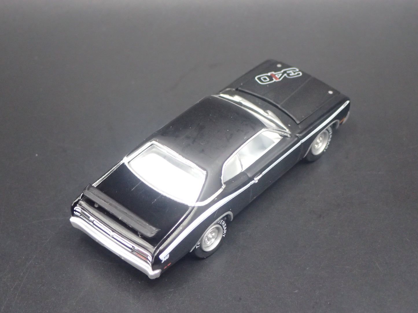 1971 71 PLYMOUTH DUSTER 1/64 SCALE COLLECTIBLE DIORAMA DIECAST MODEL CAR