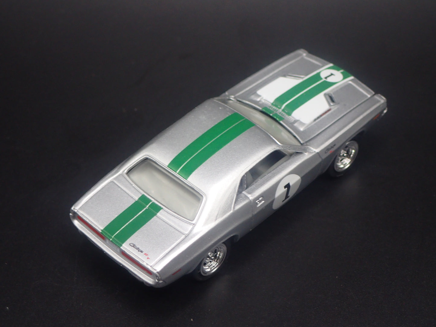 1970 70 DODGE CHALLENGER SILVER 1:64 SCALE COLLECTIBLE DIECAST MODEL CAR