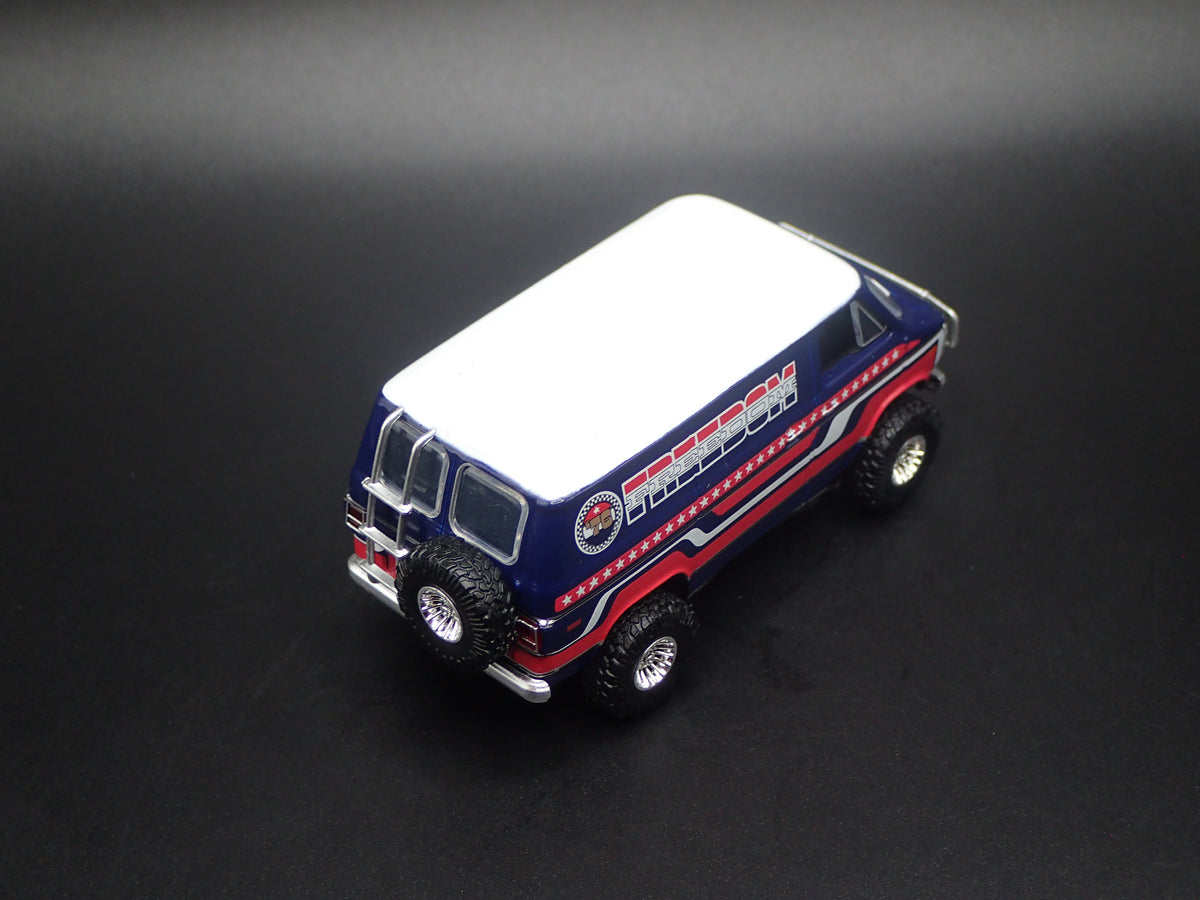 1971-1977 CHEVY CHEVROLET VAN G10 USA FREEDOM 1:64 SCALE DIECAST MODEL CAR