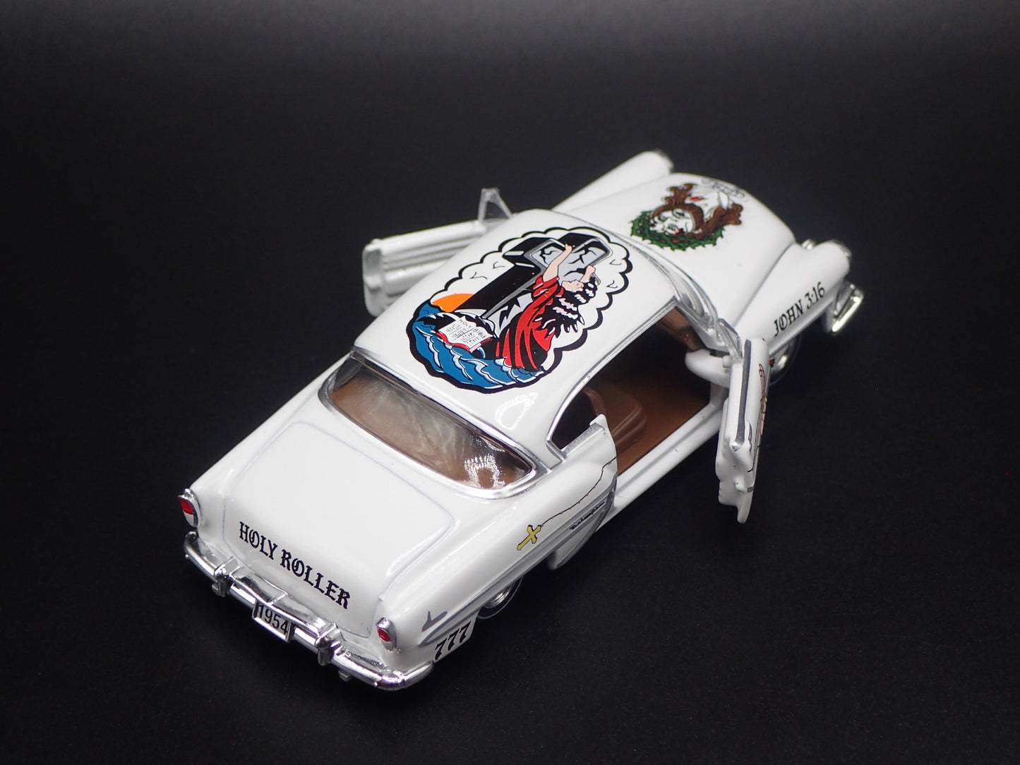 1954 54 CHEVY CHEVROLET BEL AIR WHITE 1:64 SCALE DIORAMA DIECAST MODEL CAR