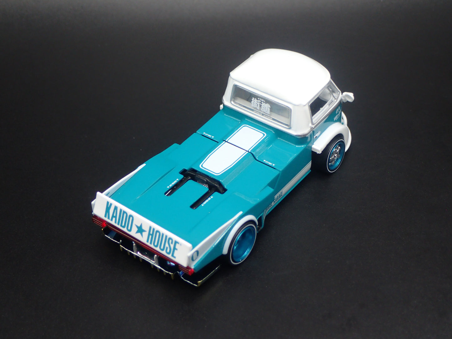 VOLKSWAGEN TI SINGLE CAB KAIDO WORKS V1 1:64 SCALE DIECAST MODEL CAR