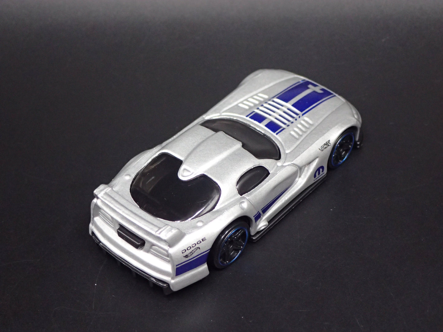 2003-2006 DODGE VIPER GTS-R SILVER 1:64 SCALE COLLECTIBLE DIECAST MODEL CAR