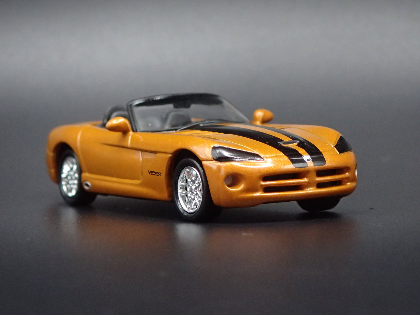 2008-2010 DODGE VIPER SRT10 CONVERTIBLE RARE 1:64 SCALE DIECAST MODEL CAR