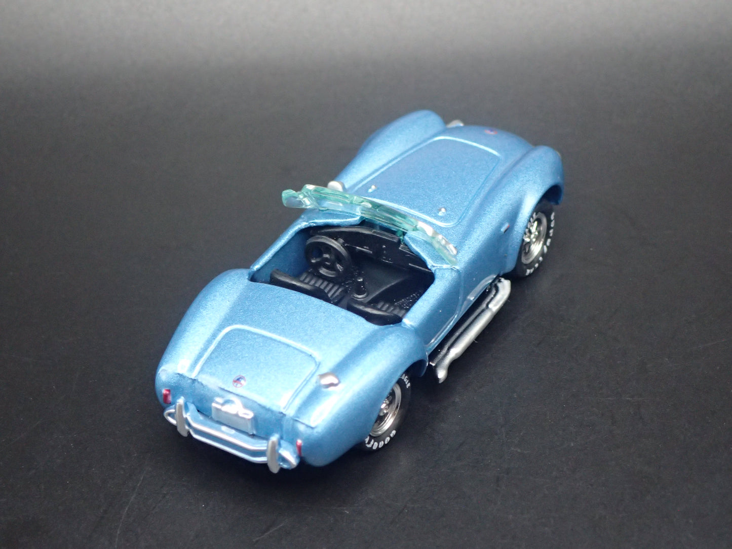1966 66 SHELBY COBRA 427 BLUE 1:64 SCALE COLLECTIBLE DIORAMA DIECAST MODEL CAR