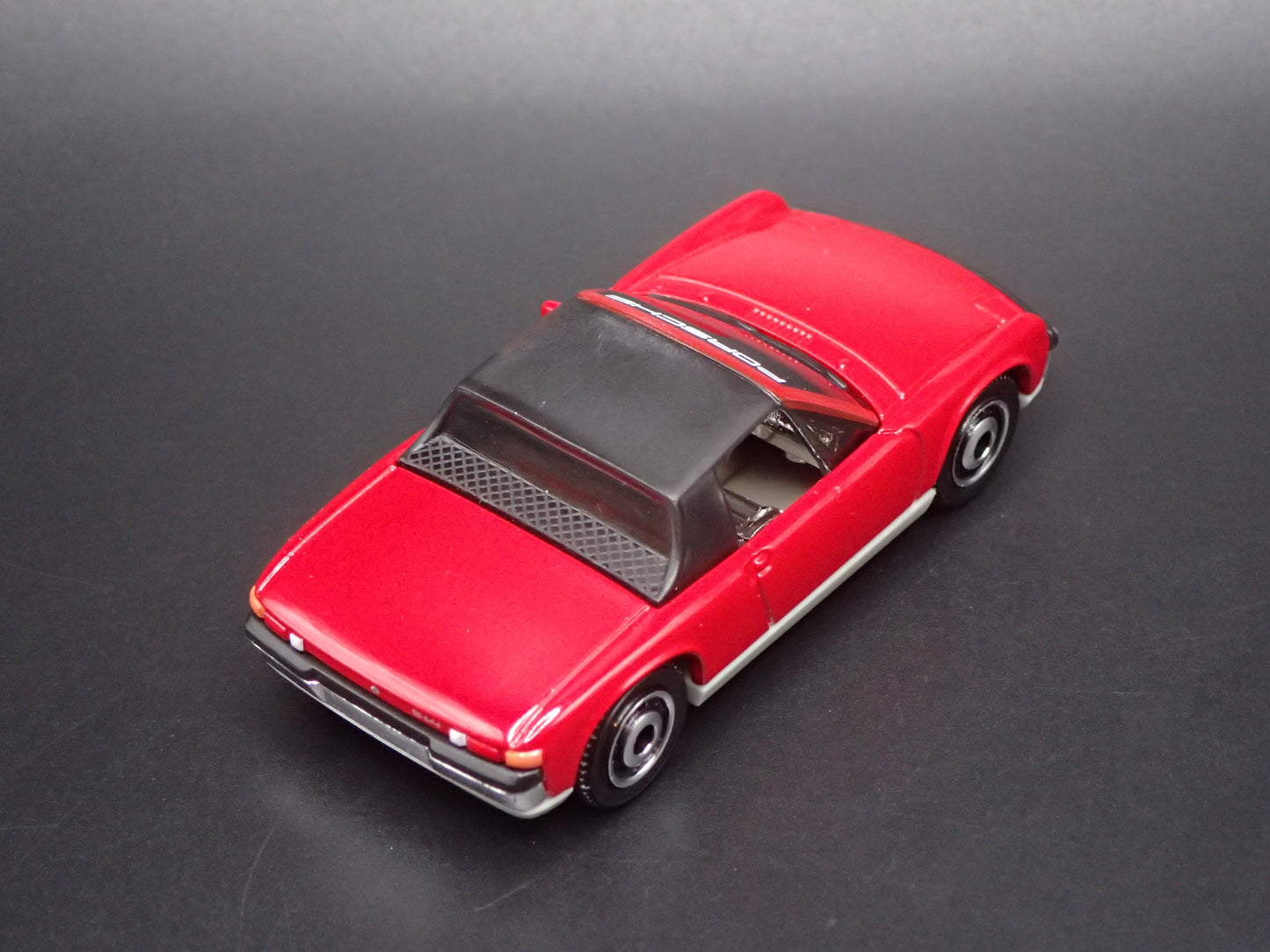 1969-1976 PORSCHE 914 RED 1:64 SCALE COLLECTIBLE DIORAMA DIECAST MODEL CAR
