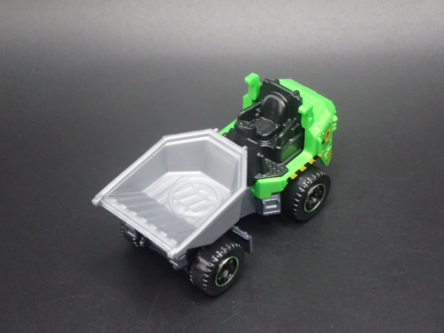 LITTLE DUMP TRUCK GREEN 1:64 MB SCALE COLLECTIBLE DIORAMA DIECAST MODEL CAR