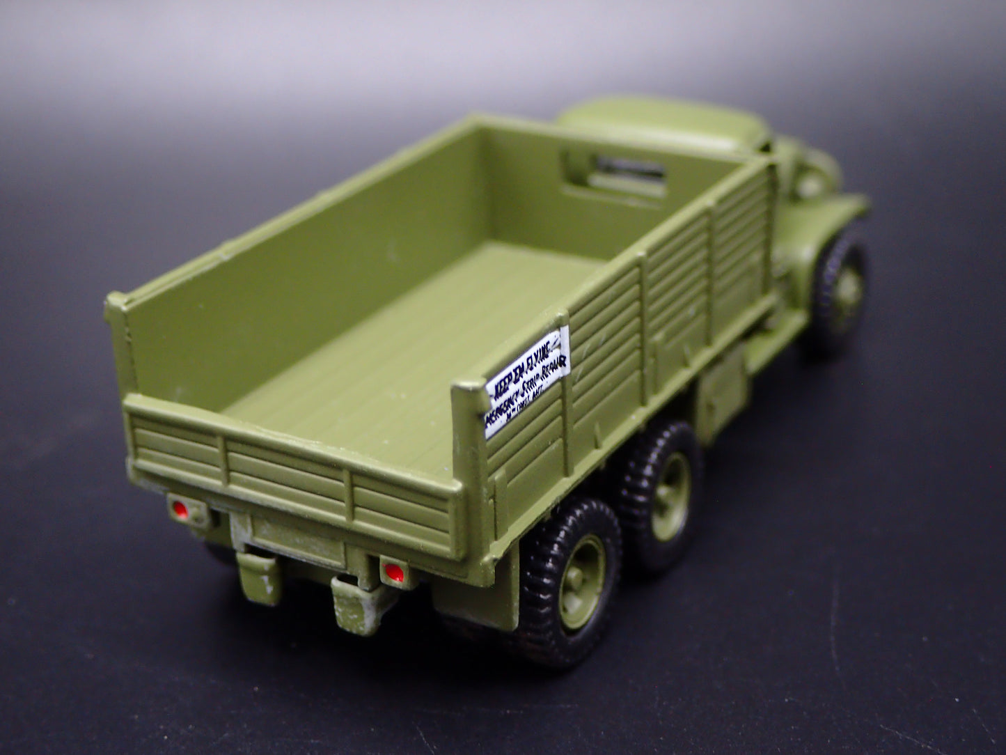 WWII GMC CCKW 6X6 TRUCK MILITARY SEABEES 1:87 SCALE DIORAMA DIECAST MODEL CAR