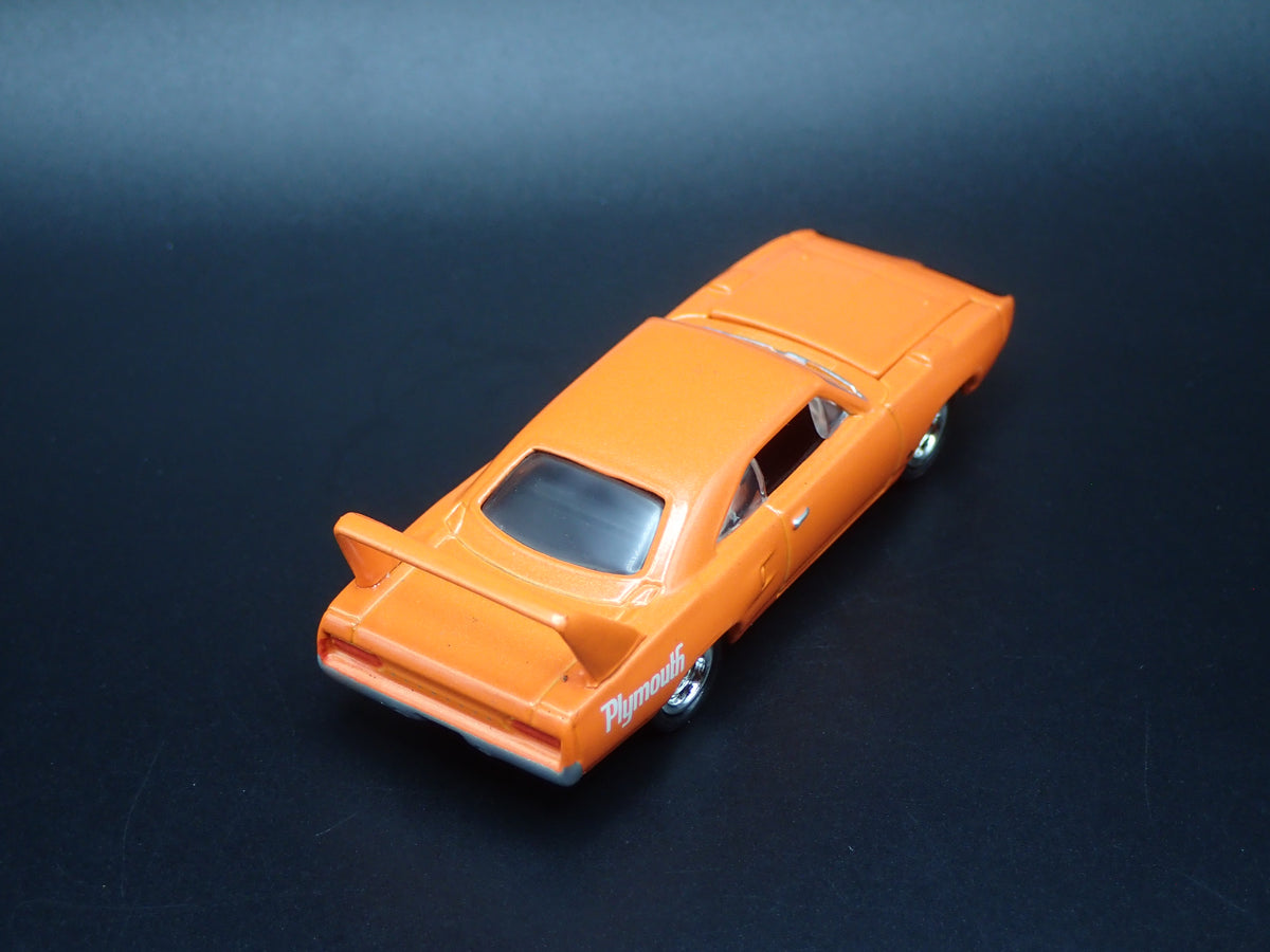 1970 70 PLYMOUTH SUPERBIRD ORANGE 1:64 SCALE COLLECTIBLE DIECAST MODEL CAR