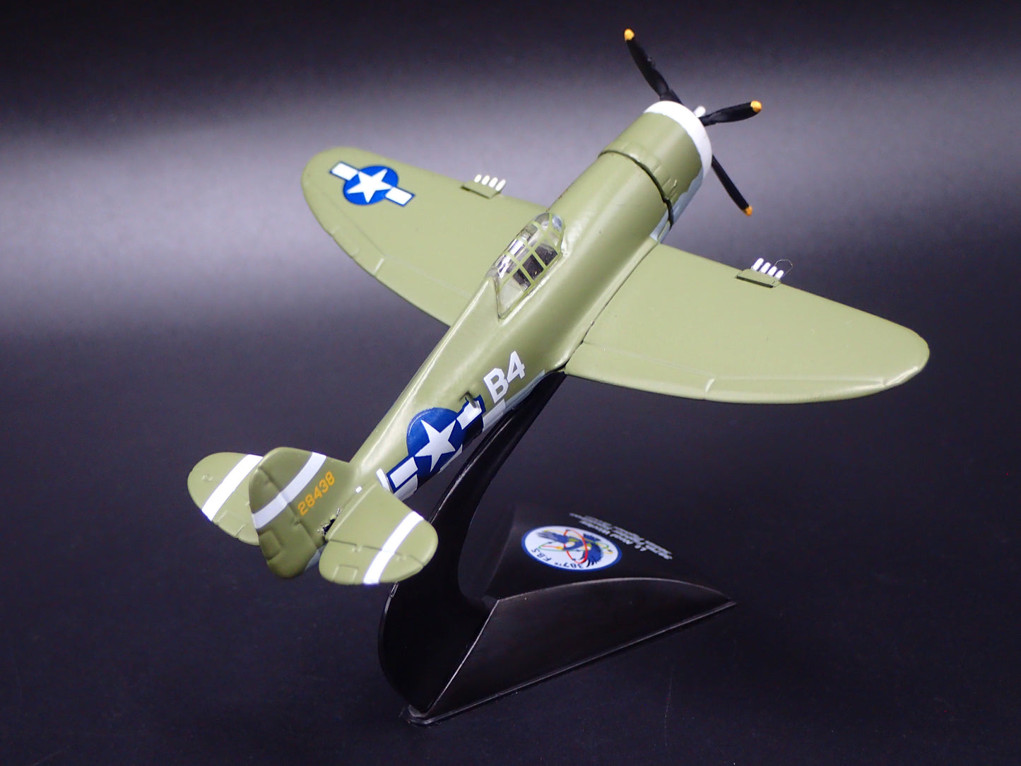 WWII REPUBLIC P47D THUNDERBOLT RAZORBACK PLANE MILITARY 1:144 DIECAST MODEL