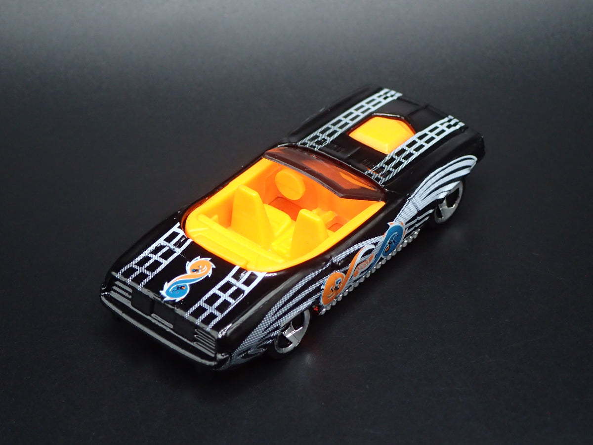 1970 70 PLYMOUTH CUDA CONVERTIBLE BLACK 1/64 SCALE DIORAMA DIECAST MODEL CAR