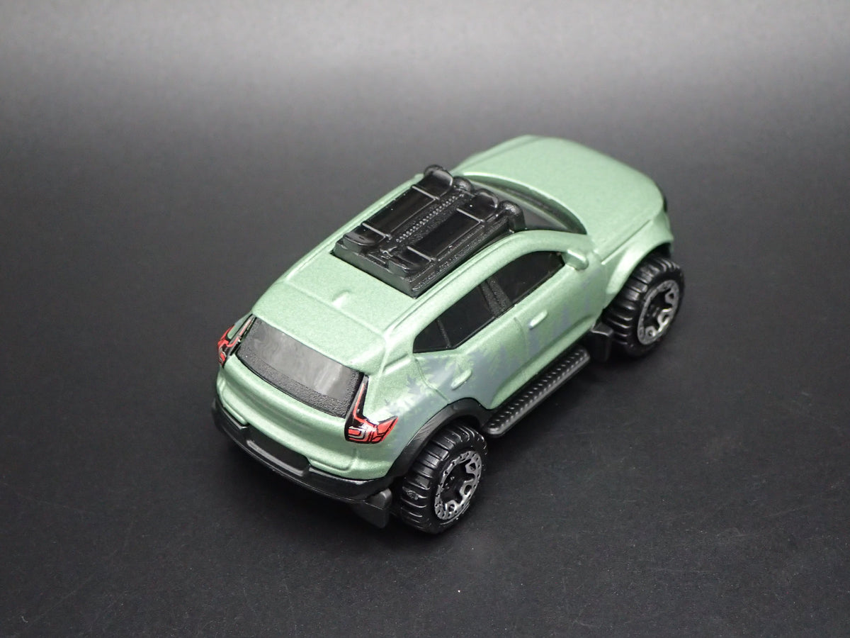 2018-2026 VOLVO XC40 COMPACT SUV 4 DOOR 1:64 SCALE DIORAMA DIECAST MODEL CAR