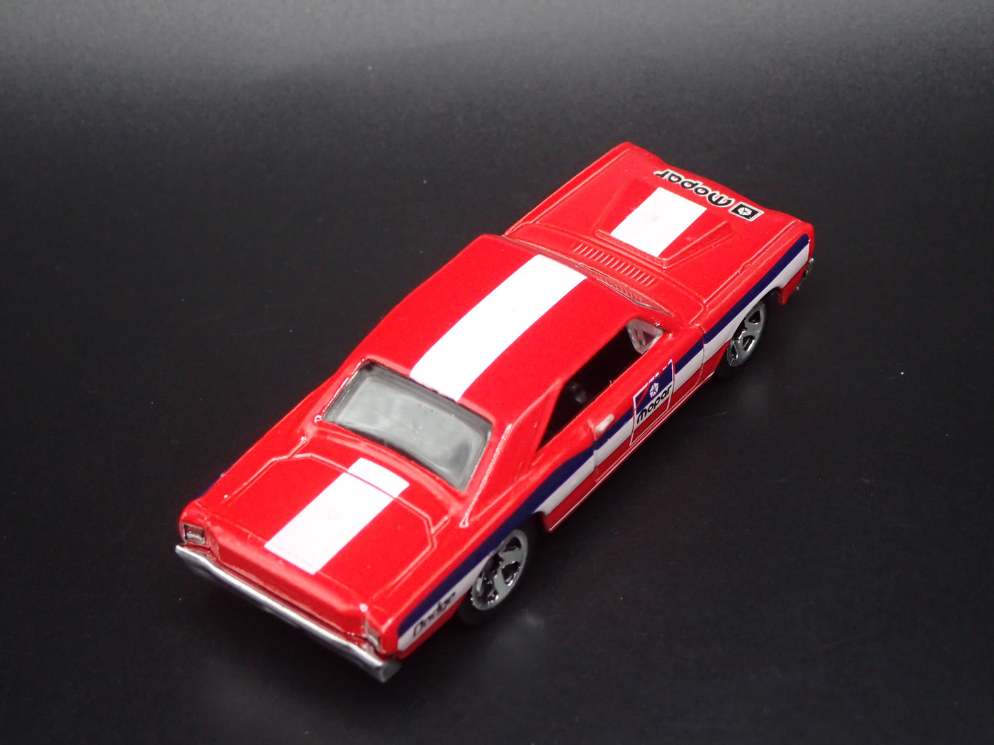 1968 68 DODGE DART RED 1:64 SCALE COLLECTIBLE DIORAMA DIECAST MODEL CAR