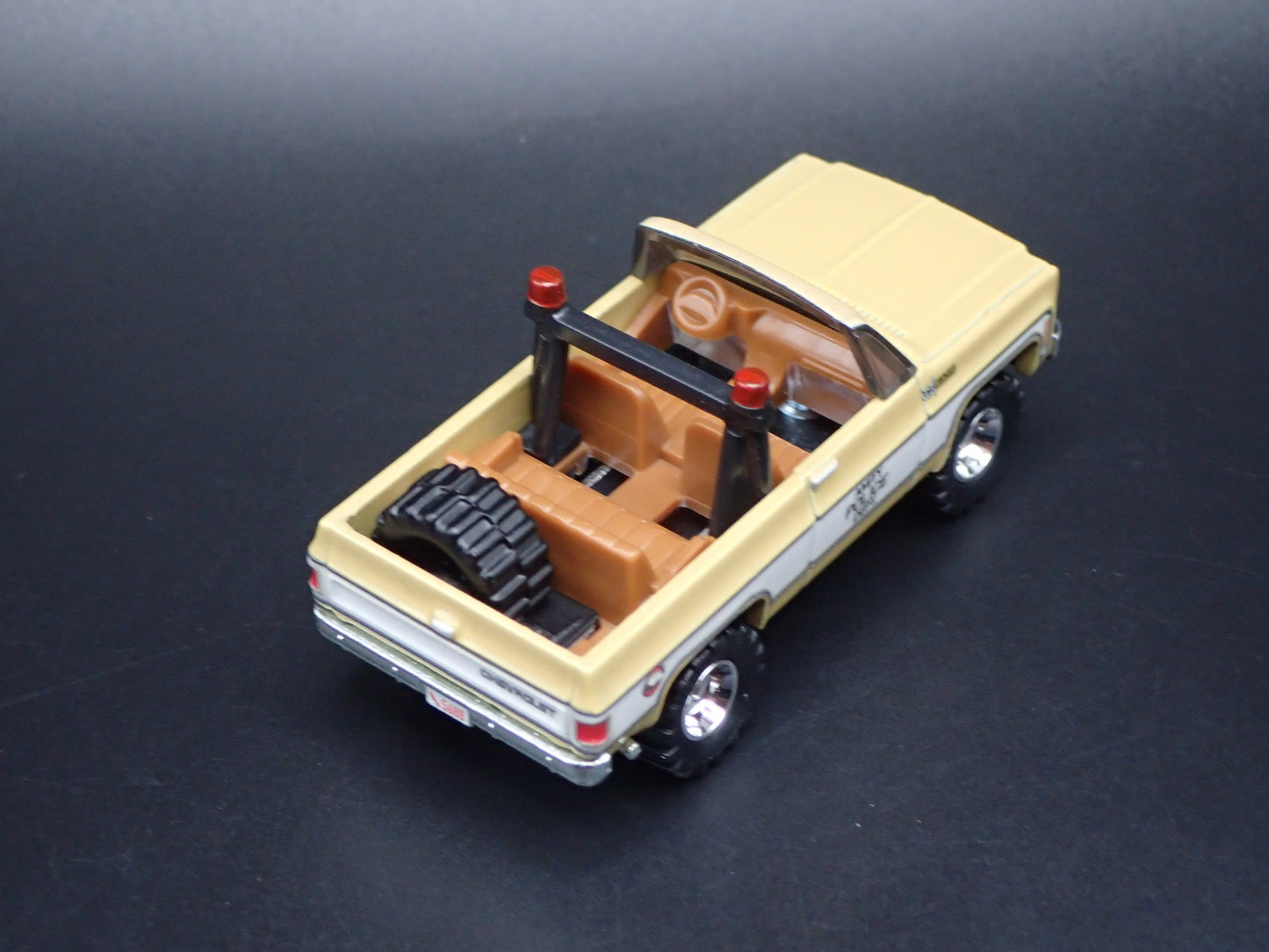 1975 75 CHEVY CHEVROLET BLAZER AMITY POLICE DEPT 1/64 SCALE DIECAST MODEL CAR