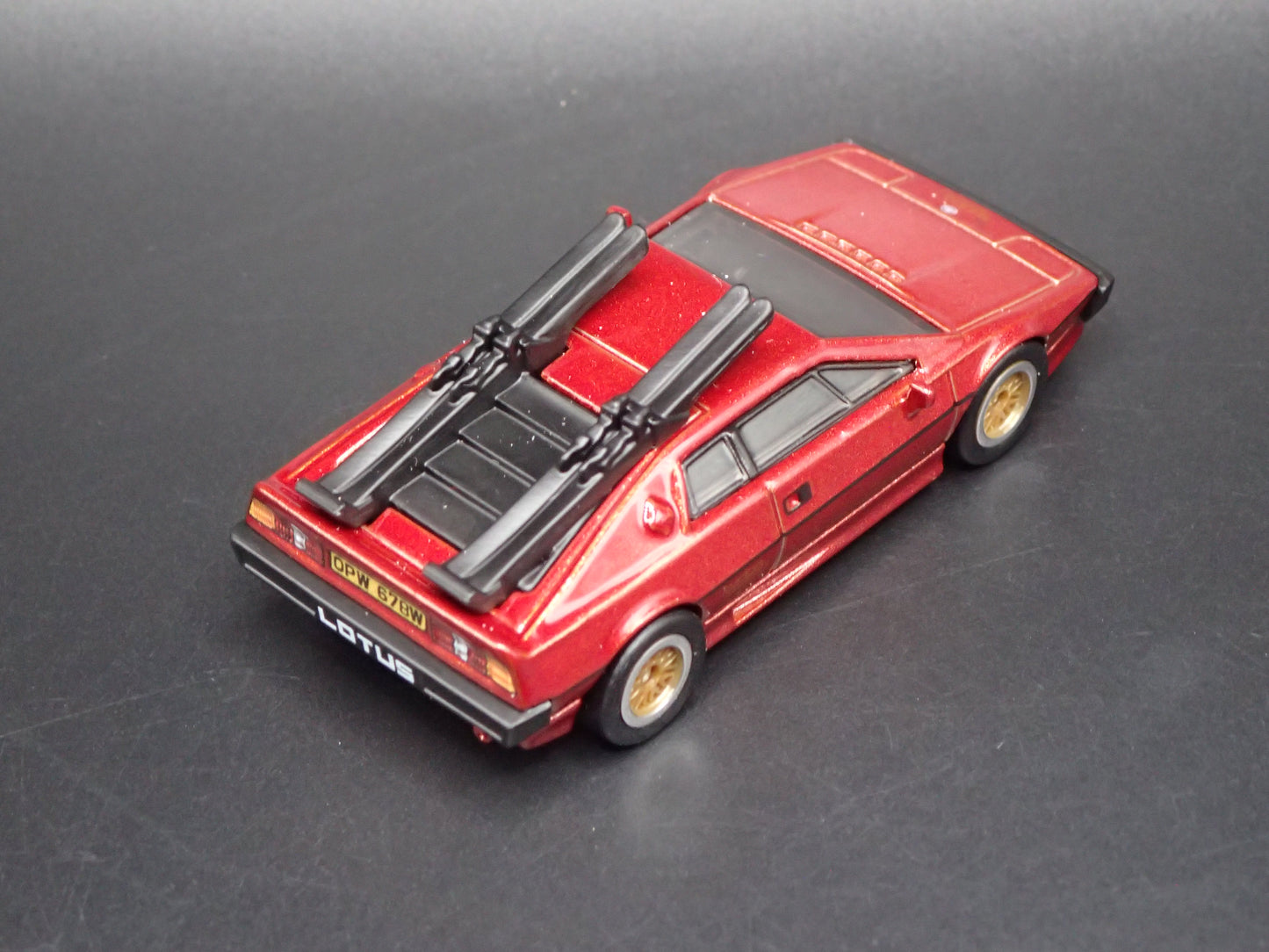 1988-1994 LOTUS ESPRIT TURBO JAMES BOND 007 1:64 SCALE DIECAST MODEL CAR