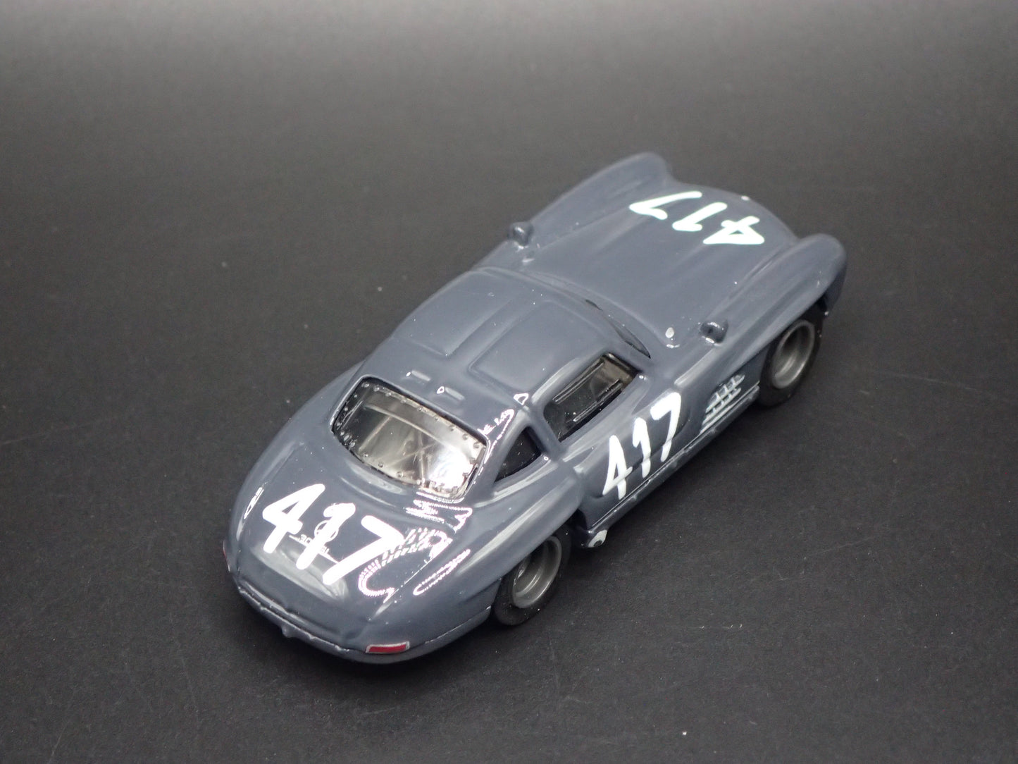 MERCEDES-BENZ 300 SL GRAY 1:64 SCALE COLLECTIBLE DIORAMA DIECAST MODEL CAR