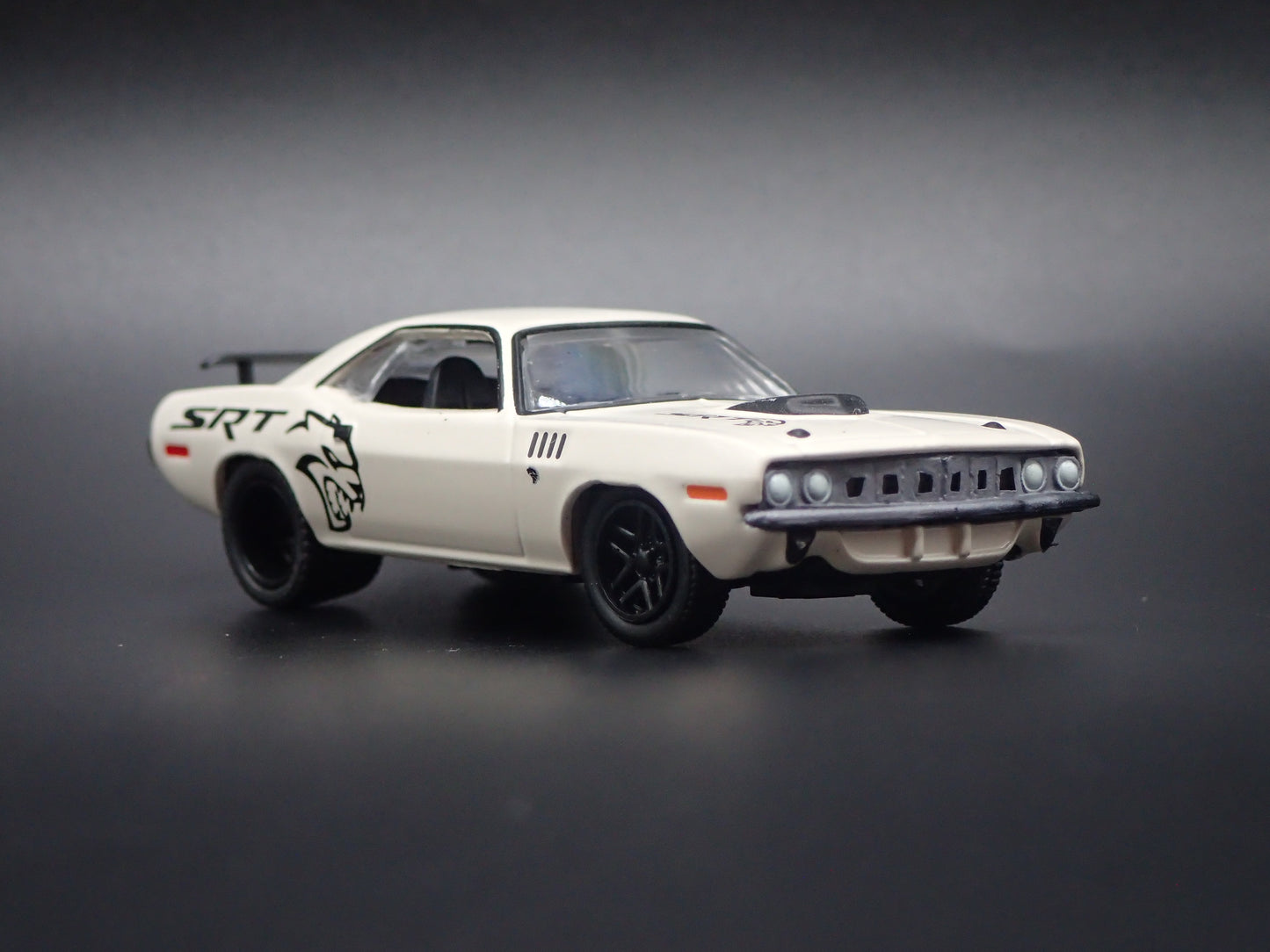 1971 71 PLYMOUTH HEMI CUDA HELLCAT 1:64 SCALE COLLECTIBLE DIECAST MODEL CAR