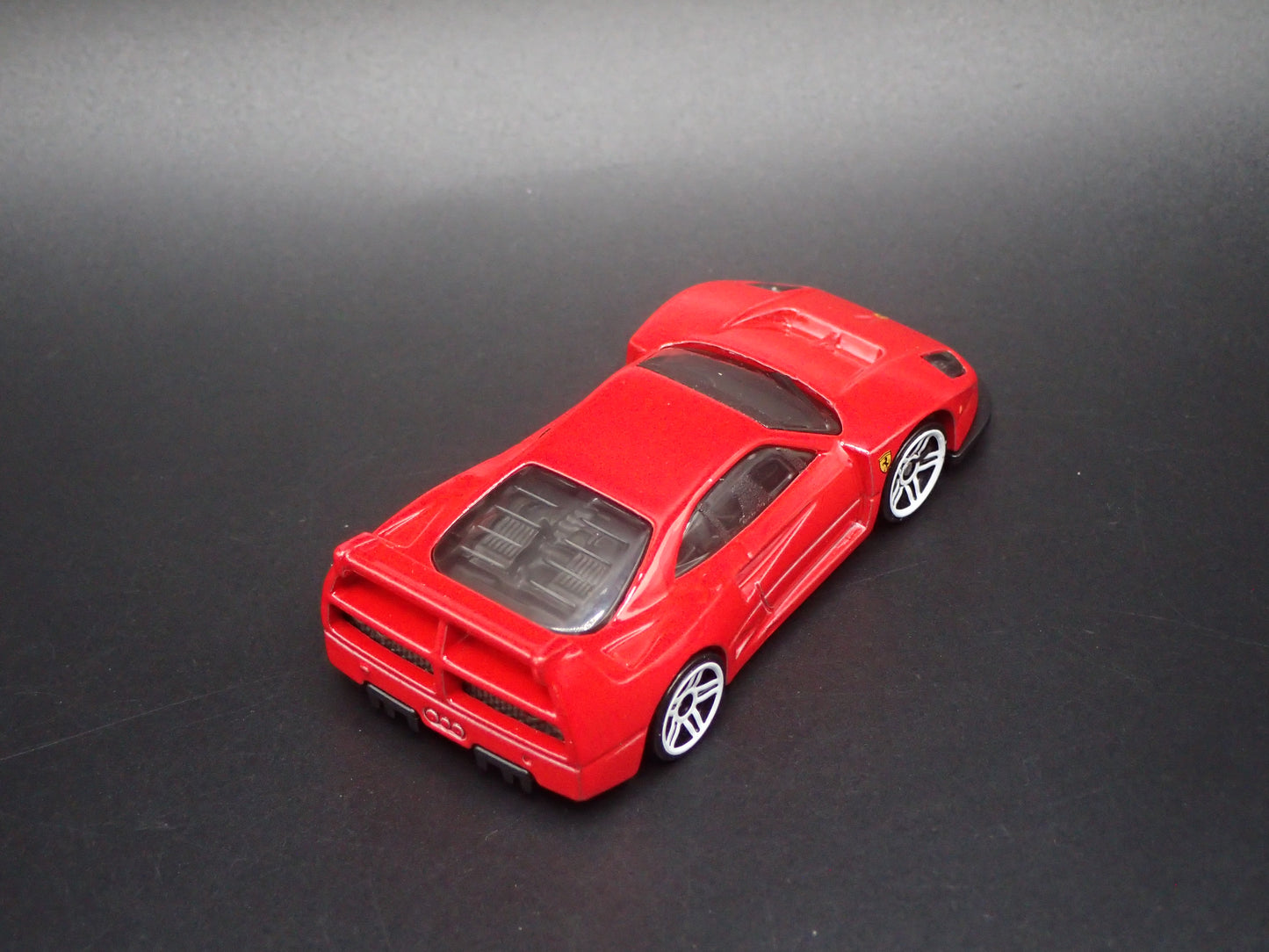 1987-1992 FERRARI F40 COMPETIZIONE RED 1:64 SCALE COLLECTIBLE DIECAST MODEL CAR