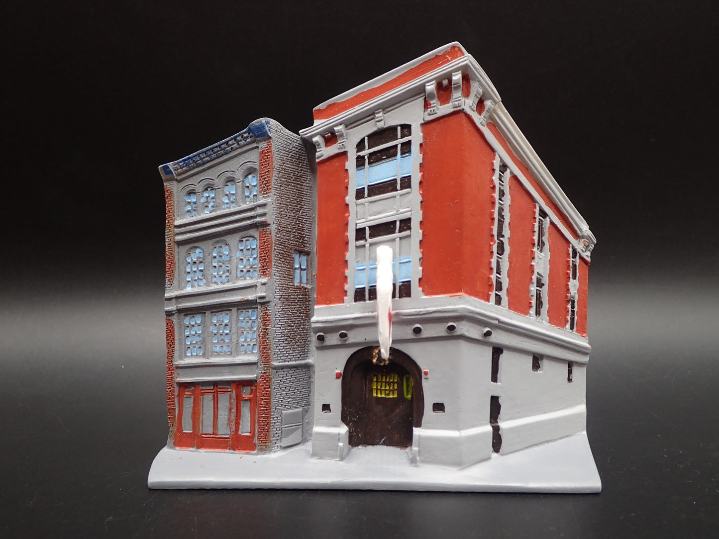 GHOSTBUSTERS FIREHOUSE RESIN DIORAMA SCENE BACKGROUND DISPLAY PROP 1:64 SCALE
