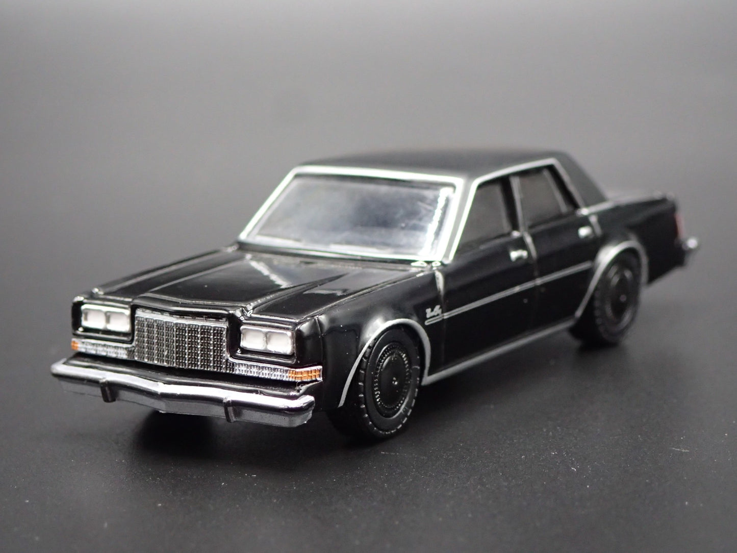 1987 87 PLYMOUTH GRAN FURY 4 FOUR DOOR BLK 1:64 SCALE DIORAMA DIECAST MODEL CAR