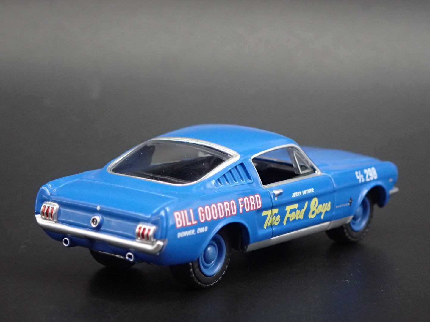 1965 65 FORD MUSTANG FASTBACK THE FORD BOYS RACING 1:64 SCALE DIECAST MODEL CAR